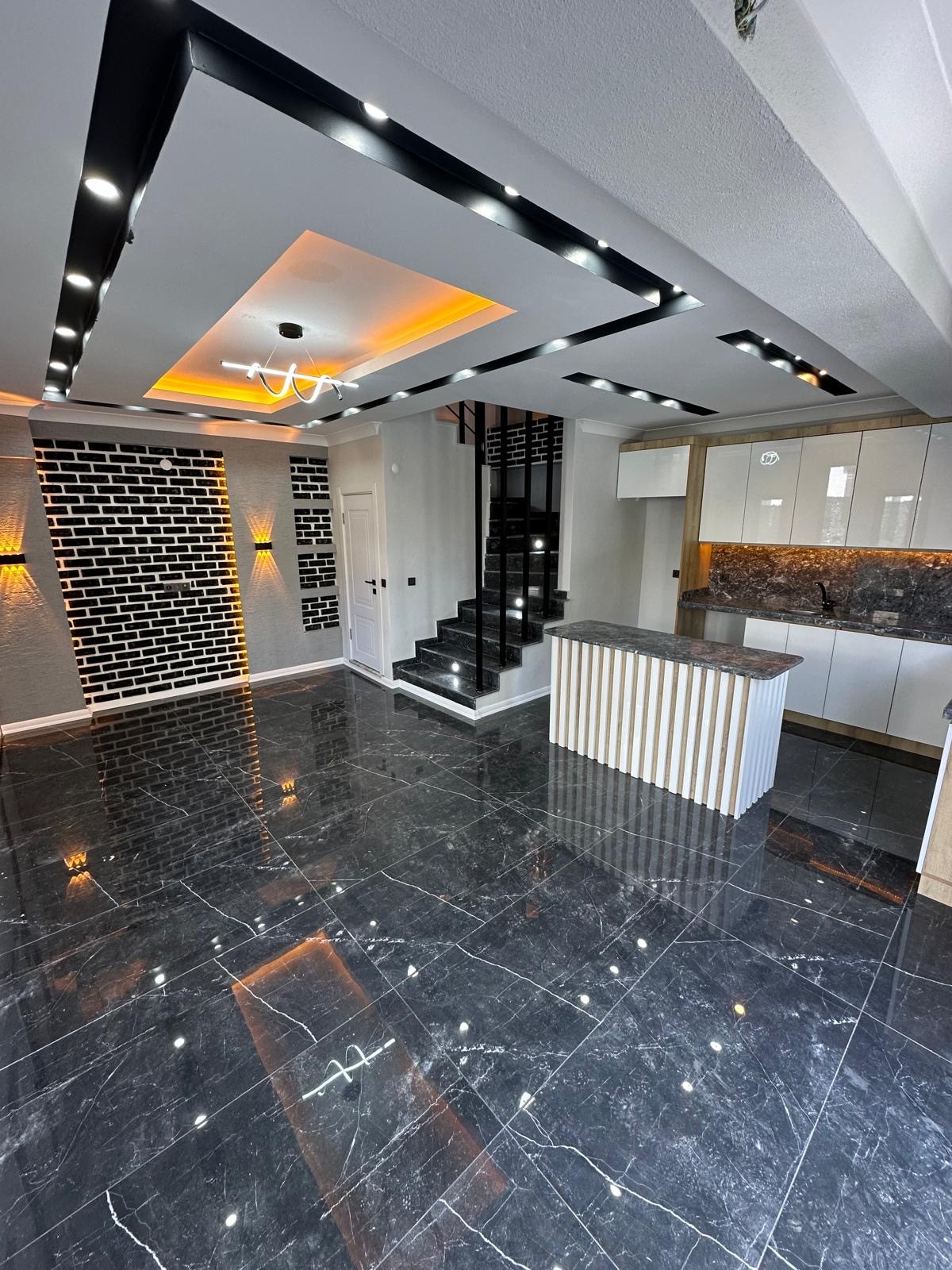 DENİZE 50M MESAFE, JAKUZİLİ, HAVUZLU, HAMAM KONSEPT BANYO 3+1 TRİPLEKS VİLLA! KOCAALİ YALI MH