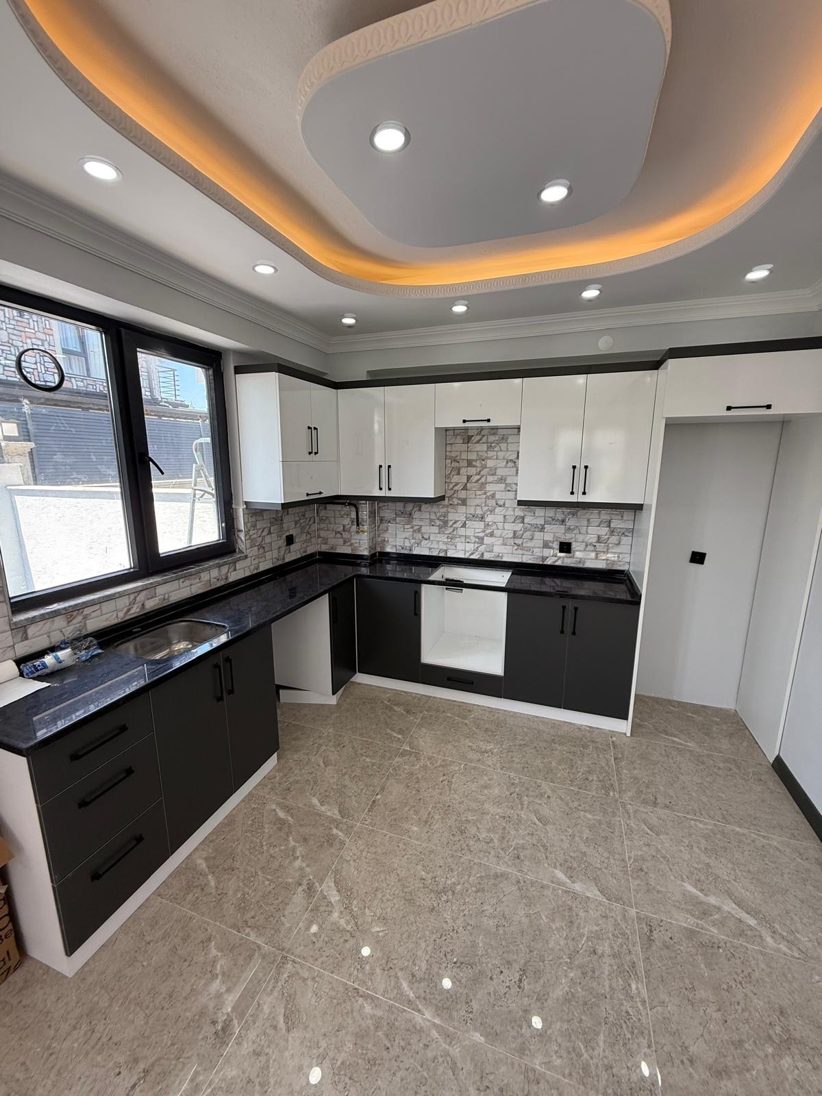 GENİŞ BAHÇE-BİNA KULLANIM ALANLI, HAVUZLU, MERKEZ PLAJ, PLAJA 80METRE, ARKA CEPHE 4+1 TRİPLEKS VİLLA! KOCAALİ YAYLA MH