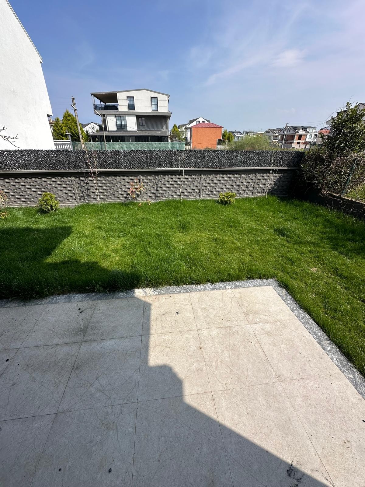 BAĞIMSIZ MÜSTAKİL/GİRİŞ-BAHÇE, GENİŞ BAHÇE ALANLI, DENİZE YÜRÜME MESAFESİ(150M) 3+1 TRİPLEKS VİLLA! KOCAALİ ALANDERE MH