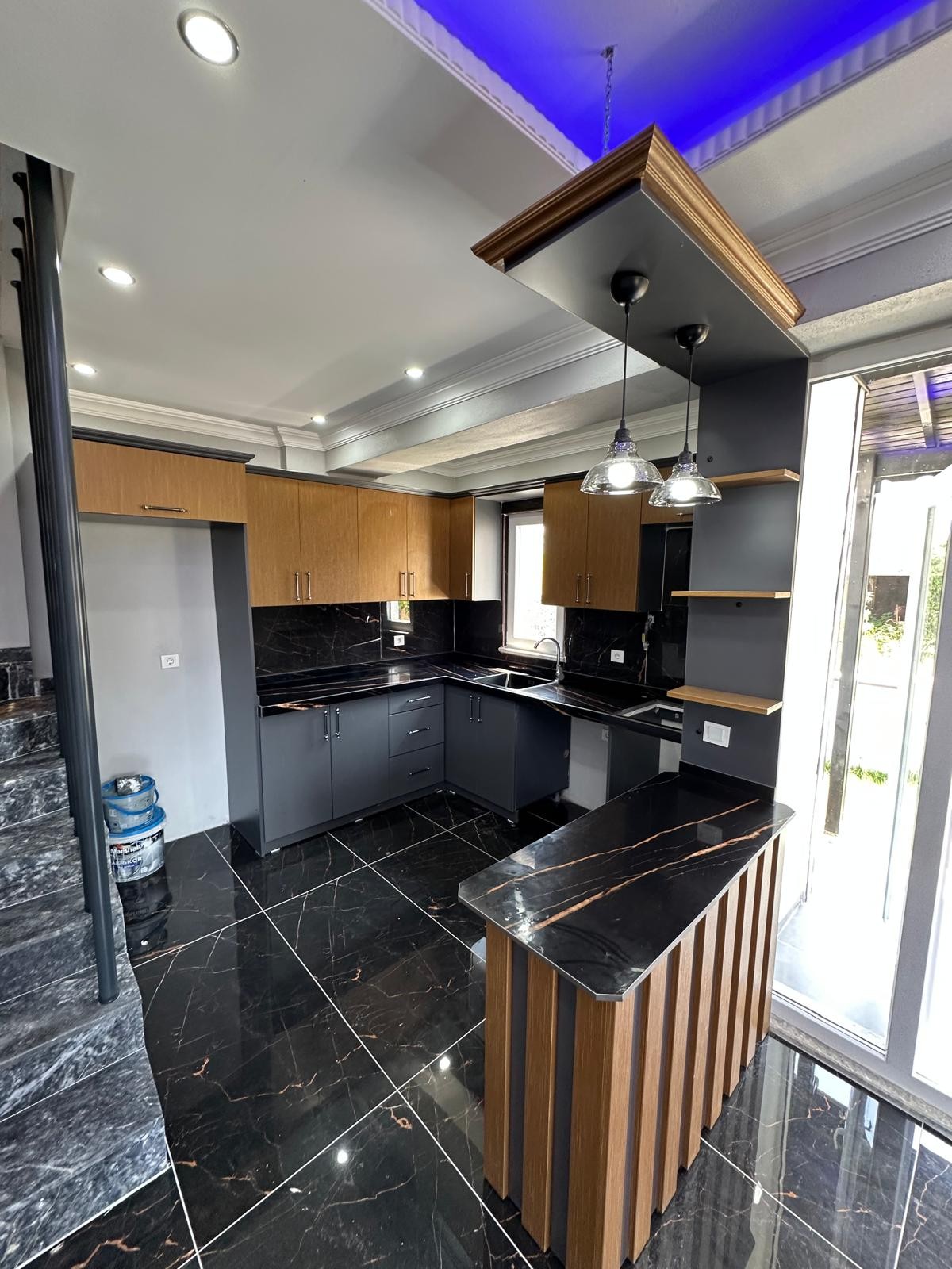 EBEVEYN BANYO, MÜSTAKİL GİRİŞ, MÜSTAKİL BAHÇE, VERANDALI 3+1 TRİPLEKS VİLLA! KOCAALİ ALANDERE MH