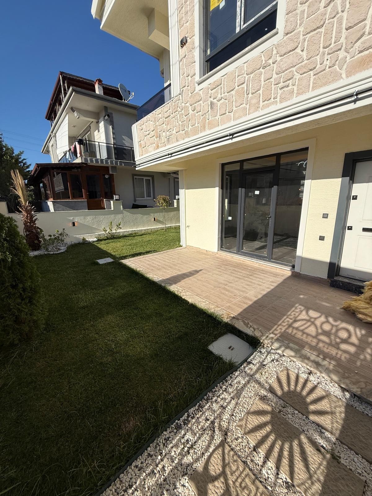 KÖŞE PARSEL, GENİŞ BAHÇE ALANLI, MERKEZ PLAJ, KOMBİ-PETEK 4+1 TRİPLEKS VİLLA! KOCAALİ YALI MH