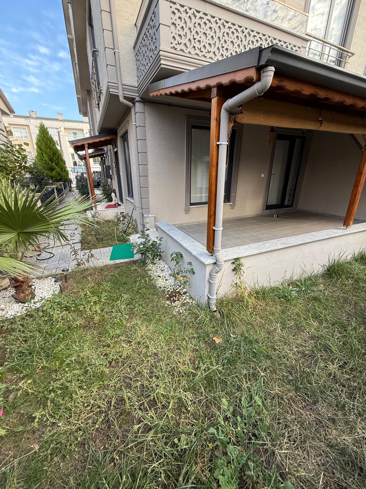 MERKEZ PLAJ, ARKA CEPHE, PLAJA 200METRE, EBEVEYN BANYOLU TRİPLEKS 3+1 VİLLA! KOCAALİ YALI MH