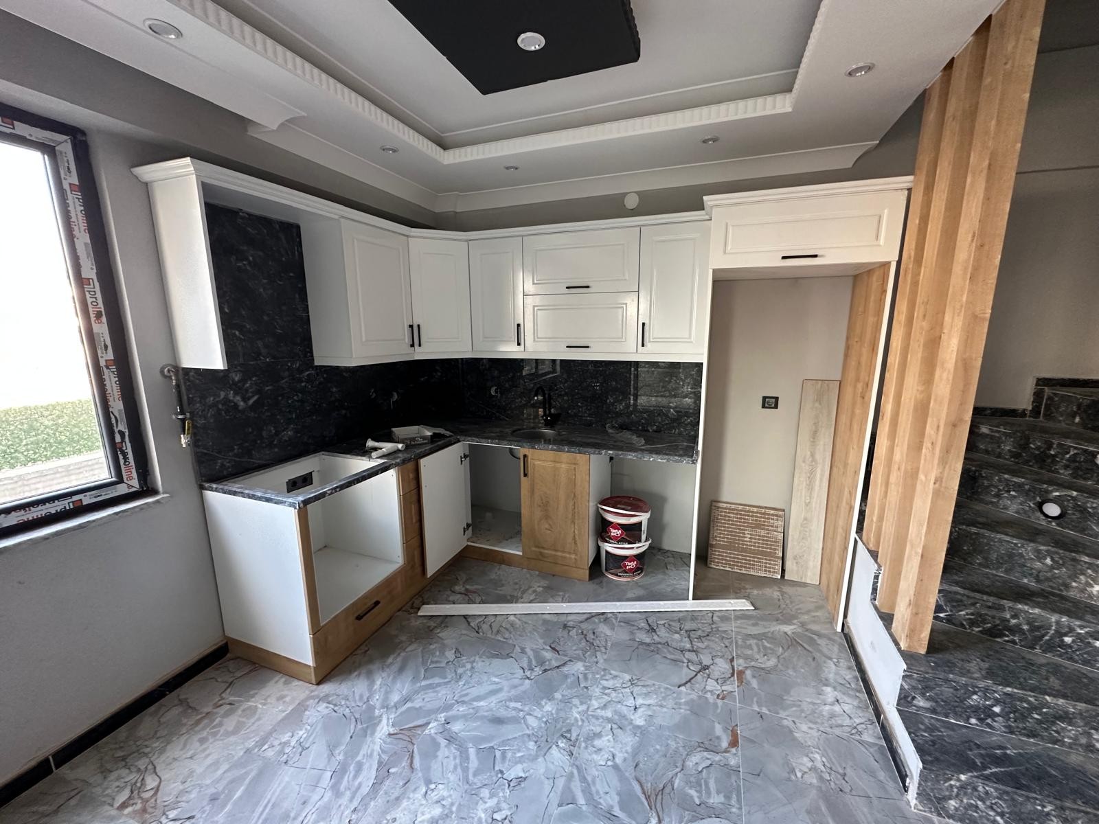 ÖN-ARKA CEPHE SEÇENEKLİ, GRANİT ZEMİN, EBEVEYN BANYOLU, YERDEN ISITMA 3+1 TRİPLEKS! KOCAALİ ALANDERE MH