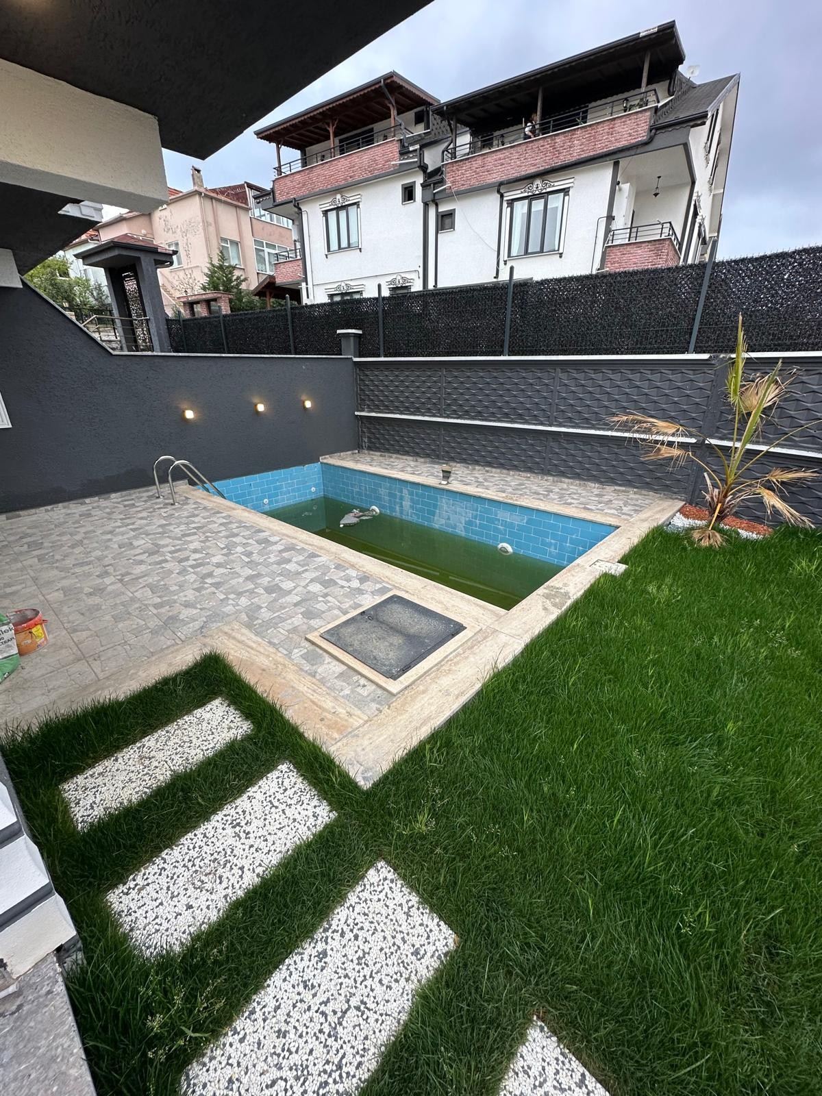 AYRI MUTFAK, ULTRA GENİŞ BAHÇE, HAVUZLU, BAĞIMSIZ MÜSTAKİL GİRİŞ 4+1 TRİPLEKS VİLLA! KOCAALİ YALI MH