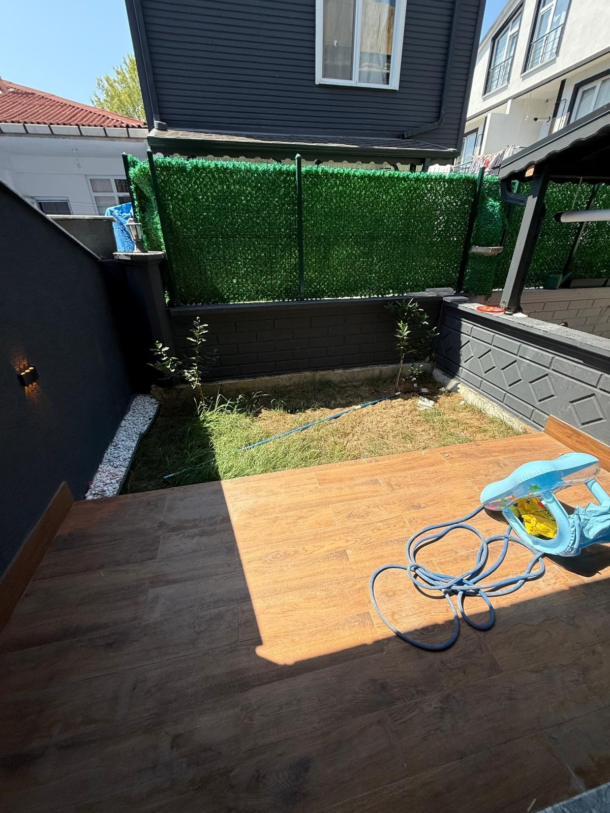 PLAJA 300METRE, YERDEN ISITMA, GENİŞ BİNA ALANLI, ÇİFT BAHÇE 4+1 TRİPLEKS VİLLA! KOCAALİ ALANDERE MH