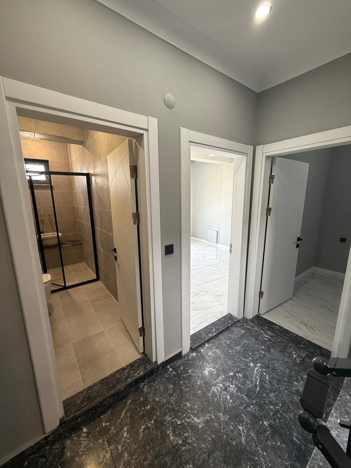 KOMPLE PANJURLU, F/P, EBEVEYN BANYOLU, YERDEN ISITMA, GRANİT ZEMİN 3+1 TRİPLEKS VİLLA! KOCAALİ ALANDERE MH