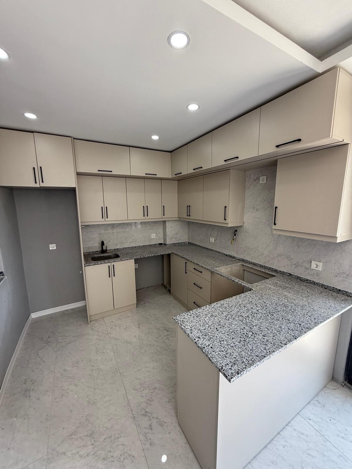 FIRSAT FİYAT/PERFORMANS VİLLA! YERDEN ISITMA, EBEVEYN BANYO, KOMPLE GRANİT ZEMİN 3+1 TRİPLEKS ! KOCAALİ ALANDERE MH