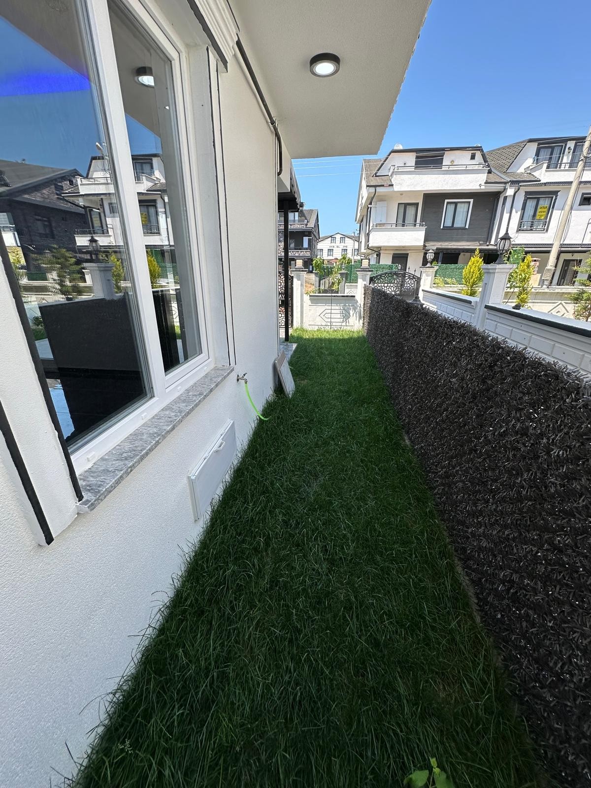 ÖN CEPHE, EBEVEYN BANYO, MÜSTAKİL GİRİŞ, MÜSTAKİL BAHÇE, VERANDALI 3+1 TRİPLEKS VİLLA! KOCAALİ ALANDERE MH