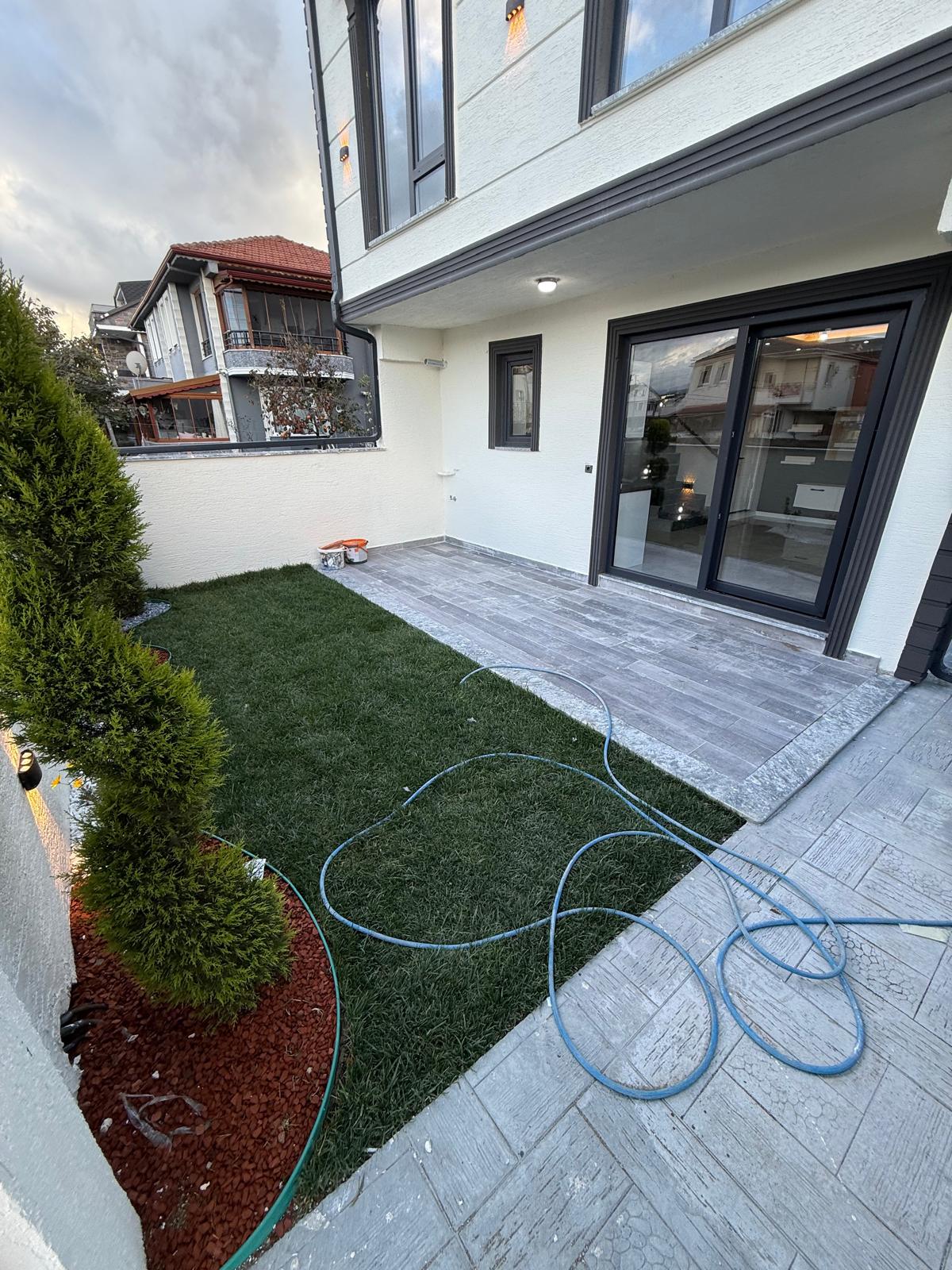 ÖN CEPHE, DENİZ MANZARALI TERAS, LÜKS DİZAYN, YERDEN ISITMA, EBEVEYN BANYOLU 3+1 TRİPLEKS VİLLA! KOCAALİ ALANDERE MH