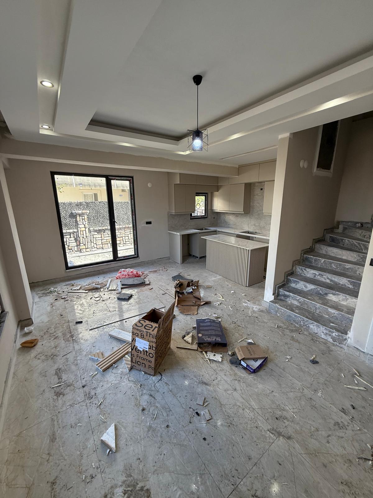 HAVUZLU, PLAJA 160 METRE, LÜKS DİZAYN, EBEVEYN BANYO, HAVUZLU, 3+1 TRİPLEKS VİLLA! KOCAALİ YAYLA MH