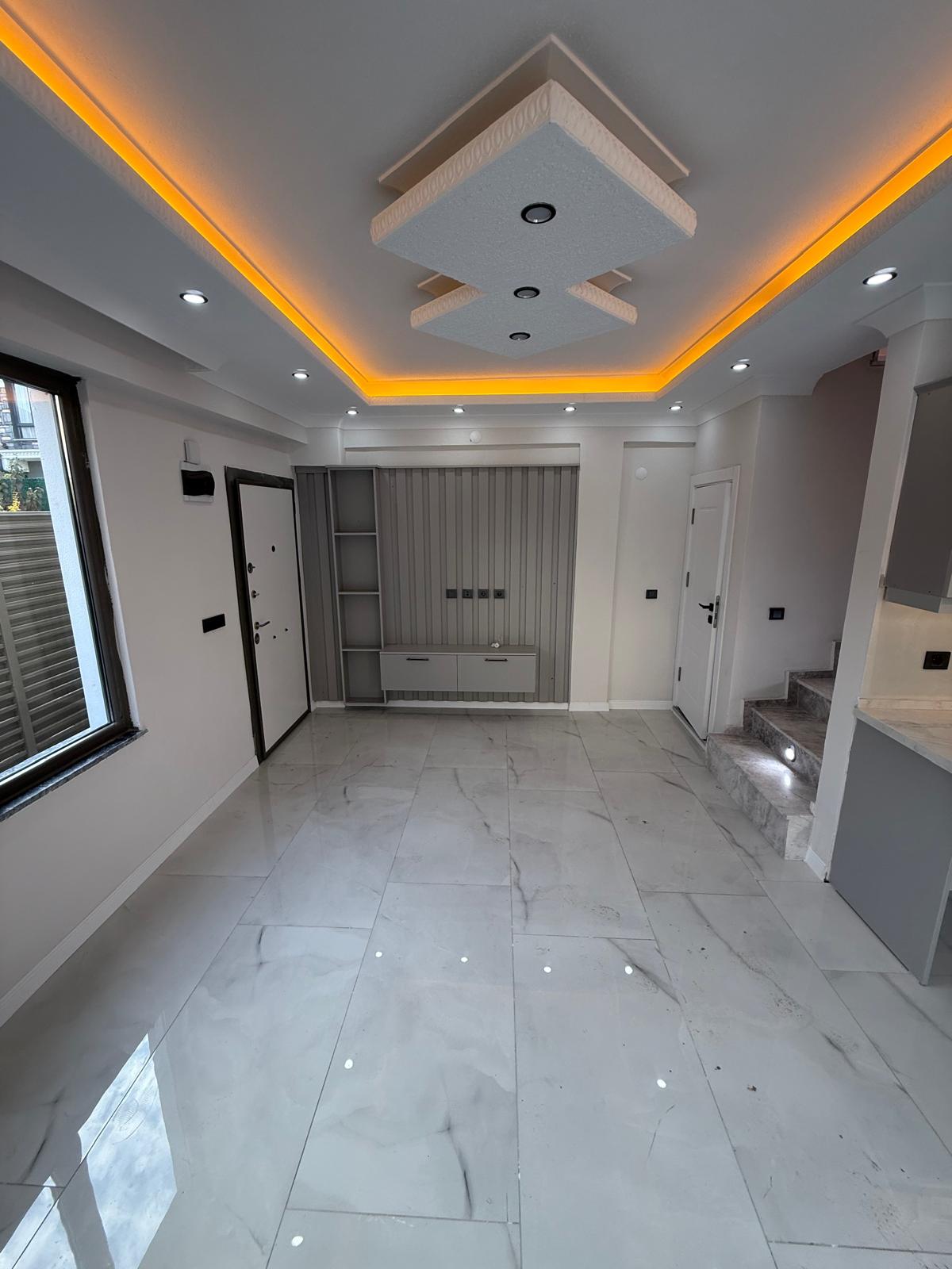 MERKEZ PLAJ, FIRSAT FİYAT, ÖN CEPHE, LÜKS DİZAYN, ALAÇATI TAŞ KONSEPT, EBEVEYN BANYO 3+1 TRİPLEKS VİLLA! KOCAALİ YALI MH