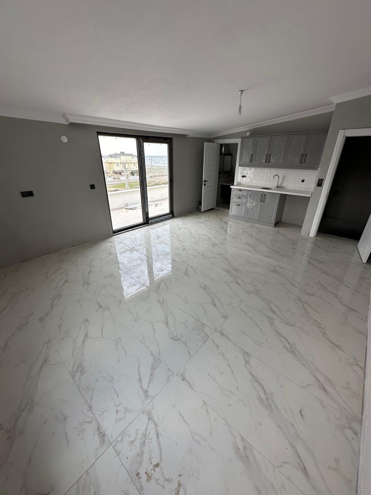 ALAÇATI TAŞ KONSEPT, DENİZ MANZARALI, ARKA CEPHE, HAVUZLU 3+1 TRİPLEKS VİLLA! KOCAALİ ALANDERE MH