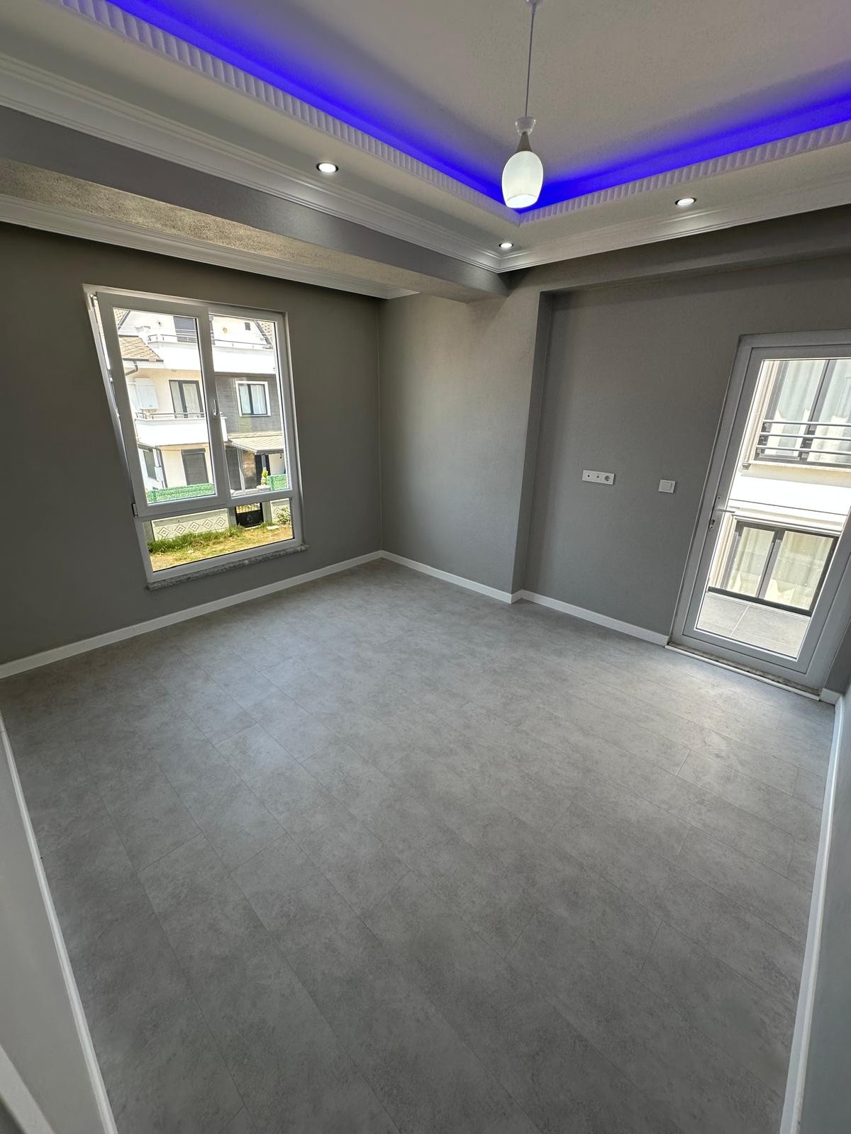 ÖN CEPHE, EBEVEYN BANYO, MÜSTAKİL GİRİŞ, MÜSTAKİL BAHÇE, VERANDALI 3+1 TRİPLEKS VİLLA! KOCAALİ ALANDERE MH