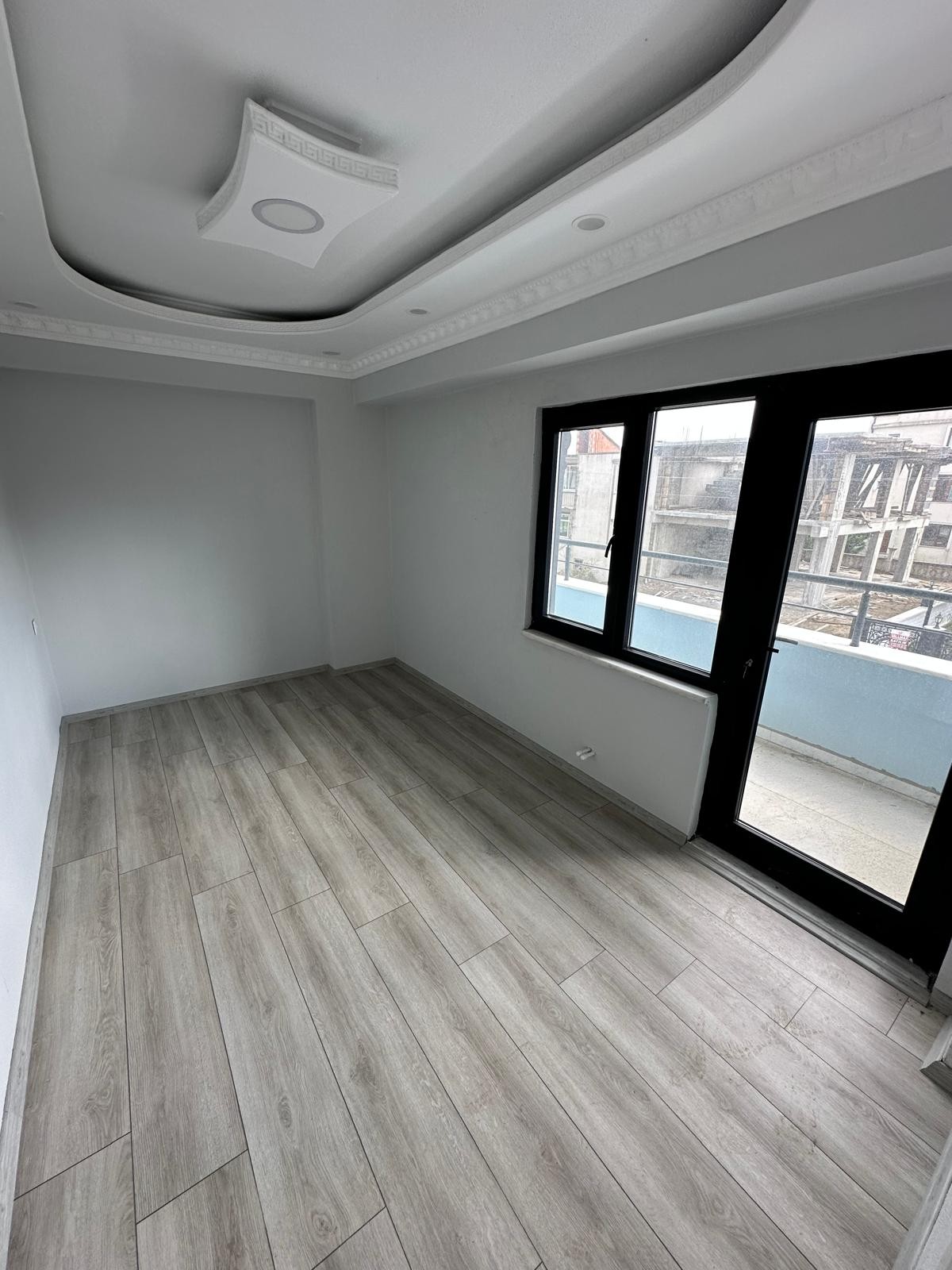 KENDİNE GARAJLI, 3 CEPHE GENİŞ BAHÇE ALANI, KOMBİ(PETEK), 4+1 TRİPLEKS VİLLA! KOCAALİ ALANDERE MH