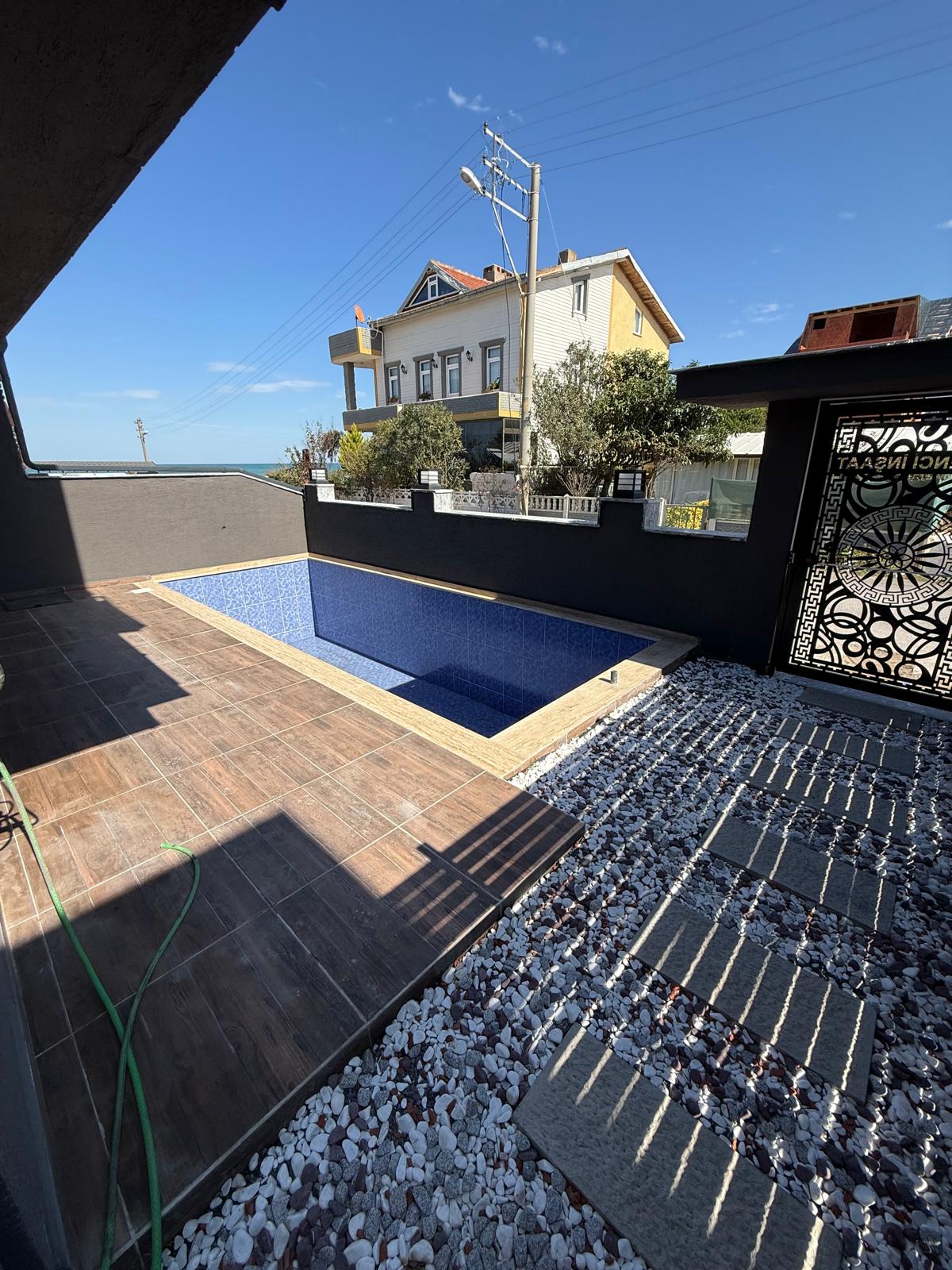 DENİZE 2.PARSEL, HAVUZLU, KAPANMAZ DENİZ MANZARALI, ÖN-ARKA CEPHE SEÇENEKLİ-ÖN 4+1 TRİPLEKS VİLLA! KOCAALİ ALANDERE MH