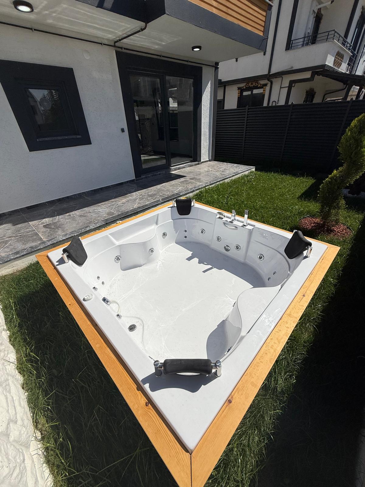 BAHÇE VE TERAS JAKUZİLİ, ÖN CEPHE, LÜKS DİZAYN, GENİŞ BAHÇE-BİNA KULLANIM ALANLI 3+1 TRİPLEKS VİLLA! KOCAALİ ALANDERE MH