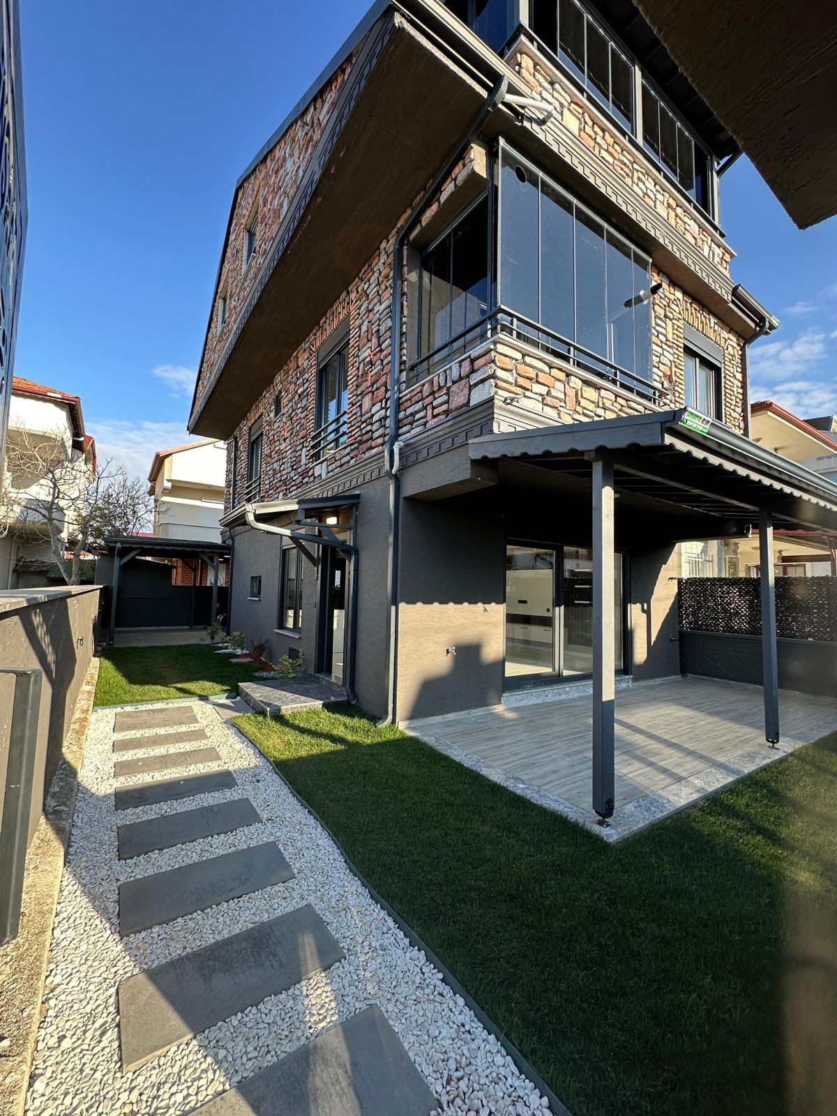 162m2 ARSA İÇİNDE, DENİZ MANZARALI(2.PARSEL), AÇILIR-KAPANIR HAVUZ, HER KAT DENİZ MANZARALI TAM BAĞIMSIZ MÜSTAKİL 5+1 TRİPLEKS VİLLA! KOCAALİ YAYLA MH