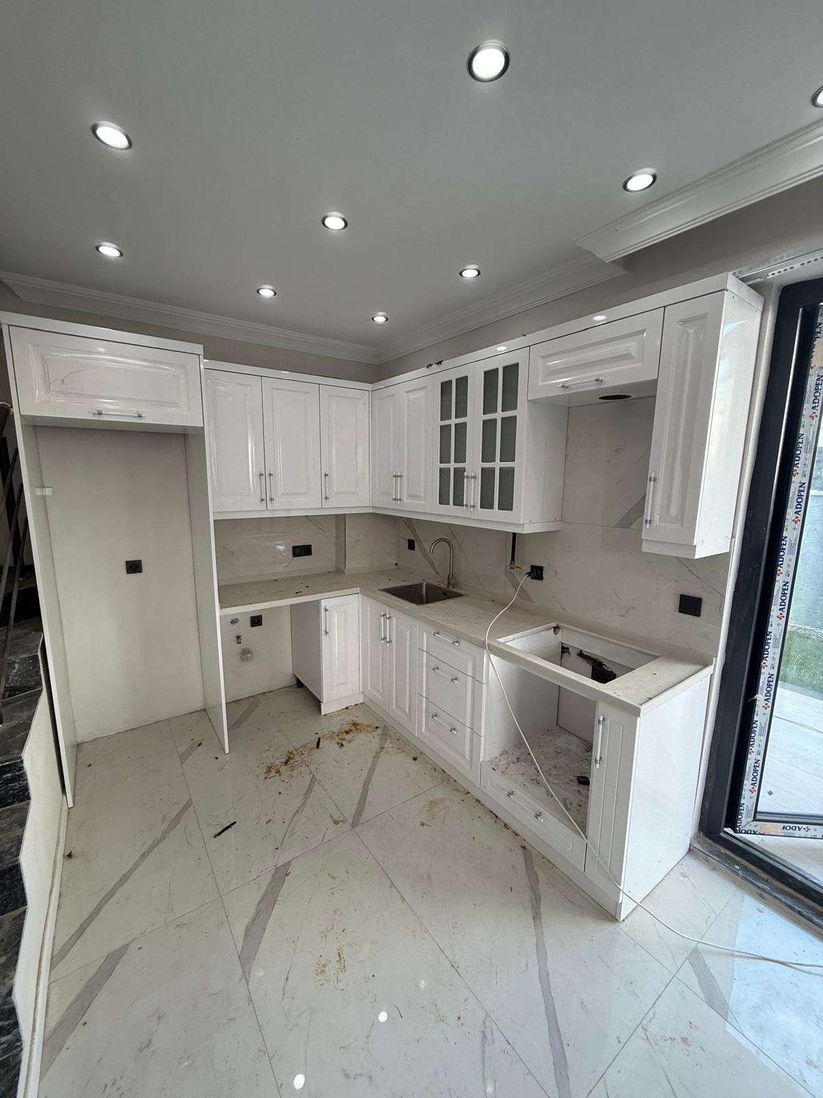 FİYAT/PERFORMANS TRİPLEKS! GRANİT ZEMİN, EBEVEYN BANYO, YERDEN ISITMA 3+1 VİLLA! KOCAALİ ALANDERE MH