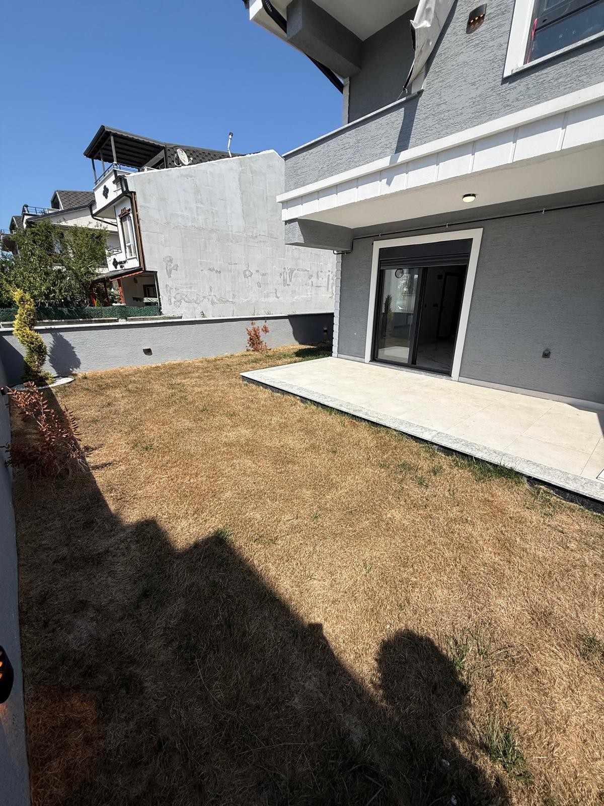 GENİŞ BAHÇE, YERDEN ISITMA, ARKA CEPHE, EBEVEYN BANYOLU 3+1 TRİPLEKS VİLLA! KOCAALİ ALANDERE MH