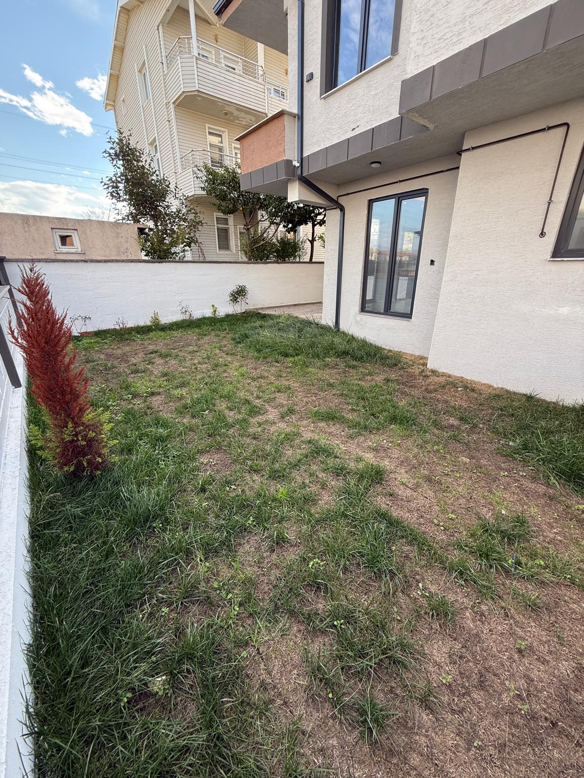 MERKEZ PLAJ, ULTRA GENİŞ BAHÇE, TERAS DENİZ MANZARALI, PLAJA 85METRE 3+1 TRİPLEKS VİLLA! KOCAALİ YAYLA MH