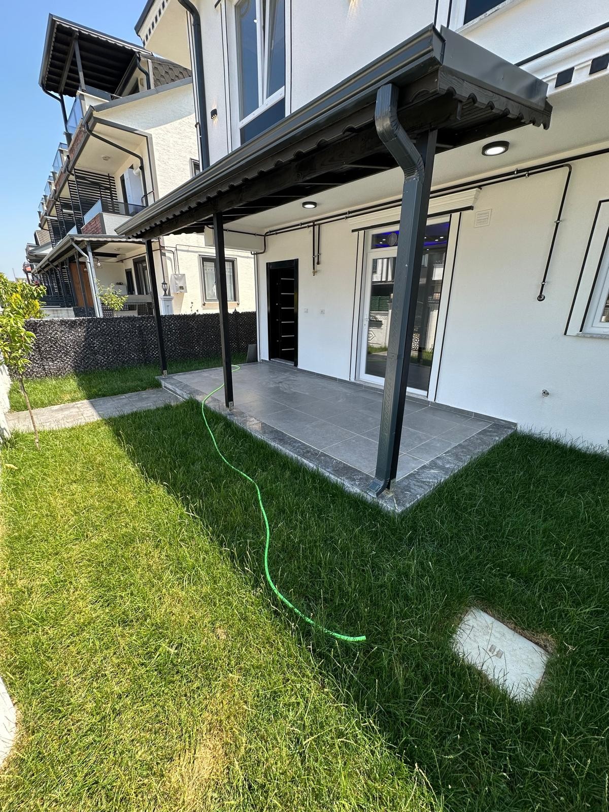 ÖN CEPHE, EBEVEYN BANYO, MÜSTAKİL GİRİŞ, MÜSTAKİL BAHÇE, VERANDALI 3+1 TRİPLEKS VİLLA! KOCAALİ ALANDERE MH