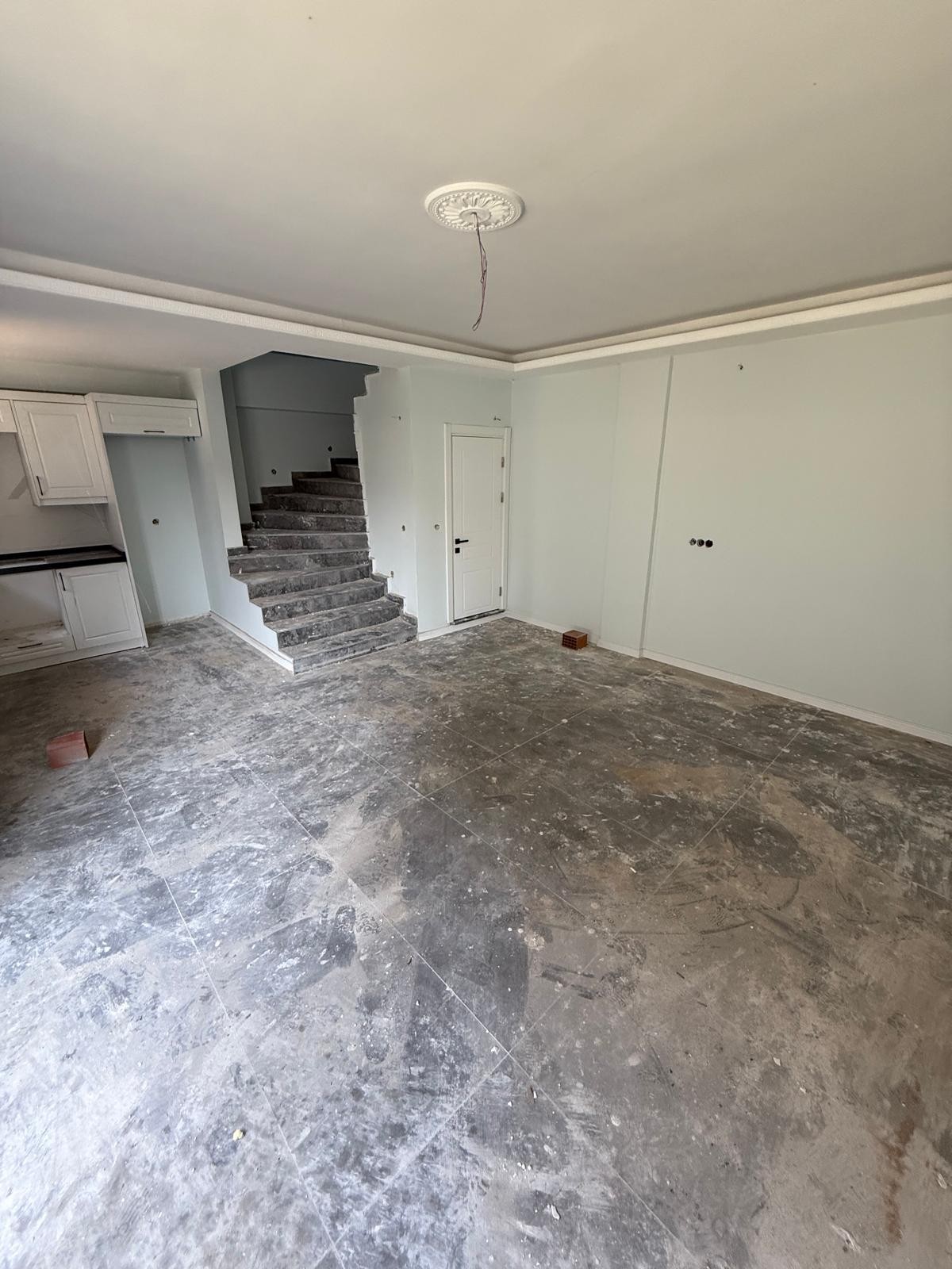 MÜSTAKİL GİRİŞ-BAHÇE, EBEVEYN BANYO, MERKEZ PLAJ 3+1 TRİPLEKS ! KOCAALİ YALI MH