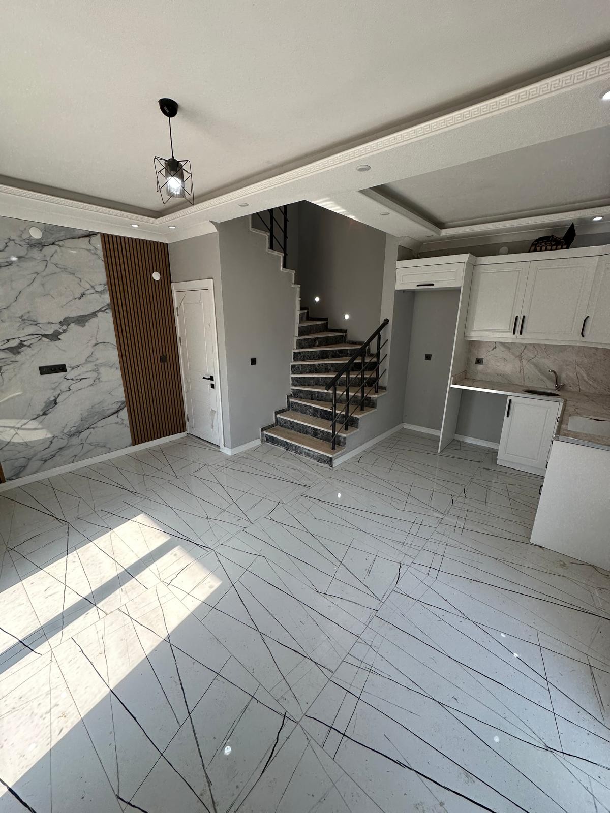 F/P, YERDEN ISITMA, EBEVEYN BANYOLU 3+1 TRİPLEKS VİLLA! KOCAALİ YAYLA MH