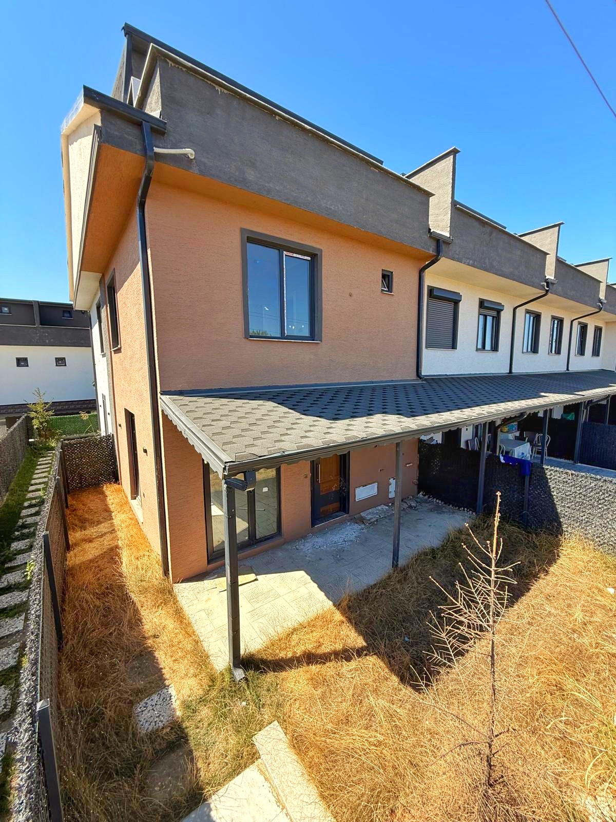 MERKEZ PLAJ F/P VİLLA! YERDEN ISITMA, MÜSTAKİL GİRİŞ, MÜSTAKİL BAHÇE 4+1 TRİPLEKS! KOCAALİ YAYLA MH