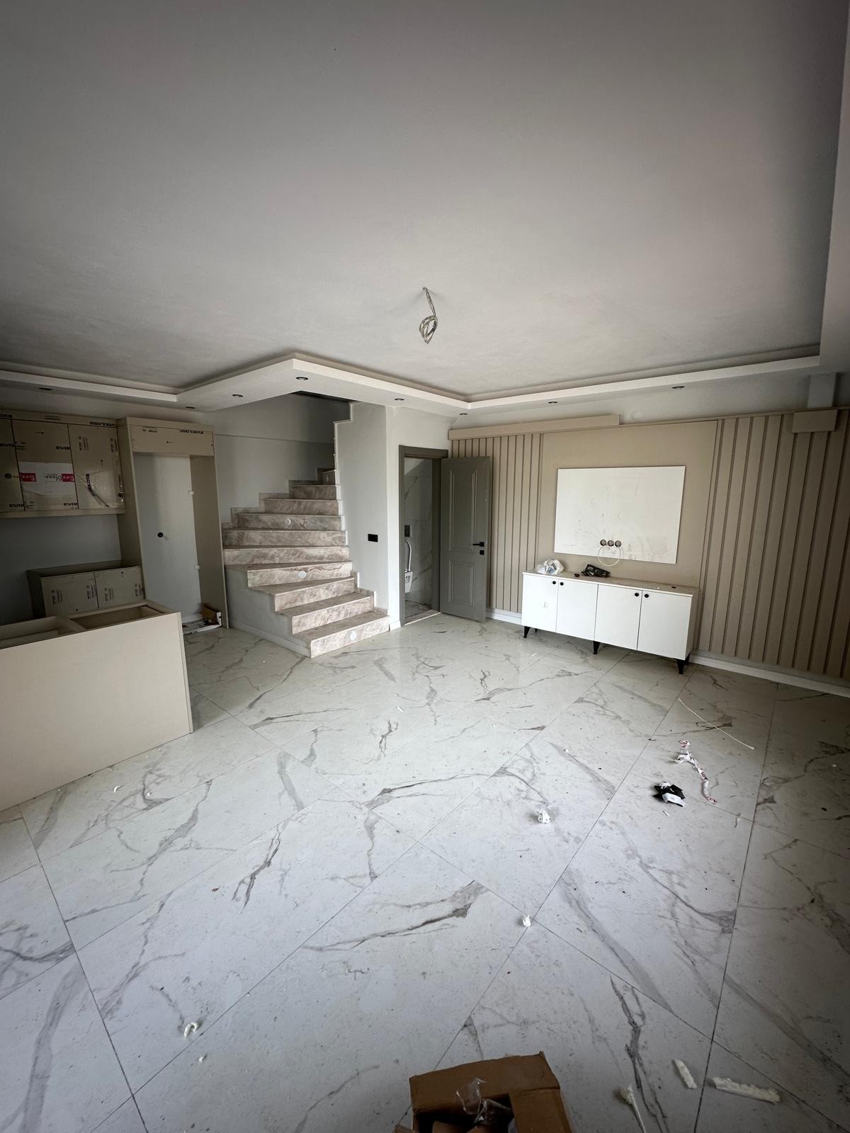 TERAS DENİZ MANZARALI, TAŞ KONSEPT TASARIM, GENİŞ BAHÇE ALANLI, HAVUZLU 3+1 TRİPLEKS VİLLA! KOCAALİ ALANDERE MH