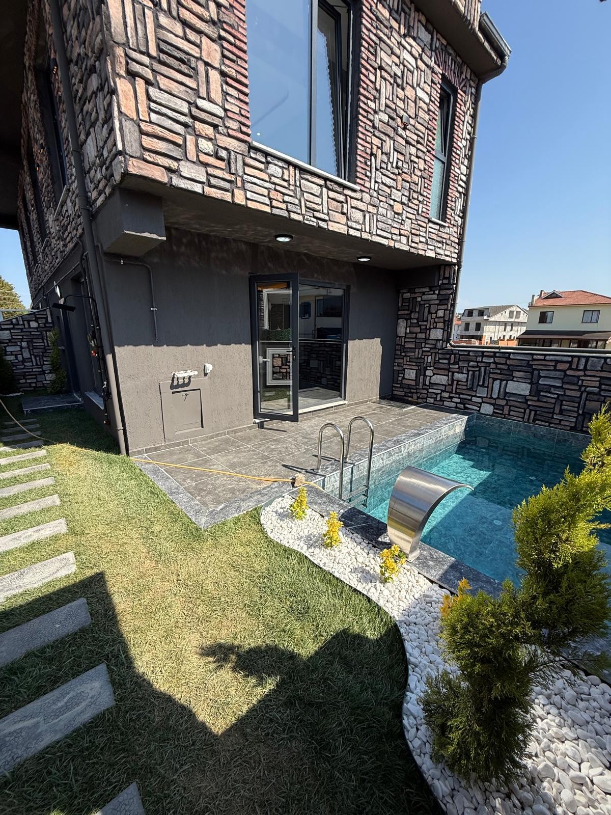 DENİZ MANZARALI TERAS, LÜKS DİZAYN, ÖN CEPHE, HAVUZLU 4+1 TRİPLEKS VİLLA! KOCAALİ ALANDERE MH