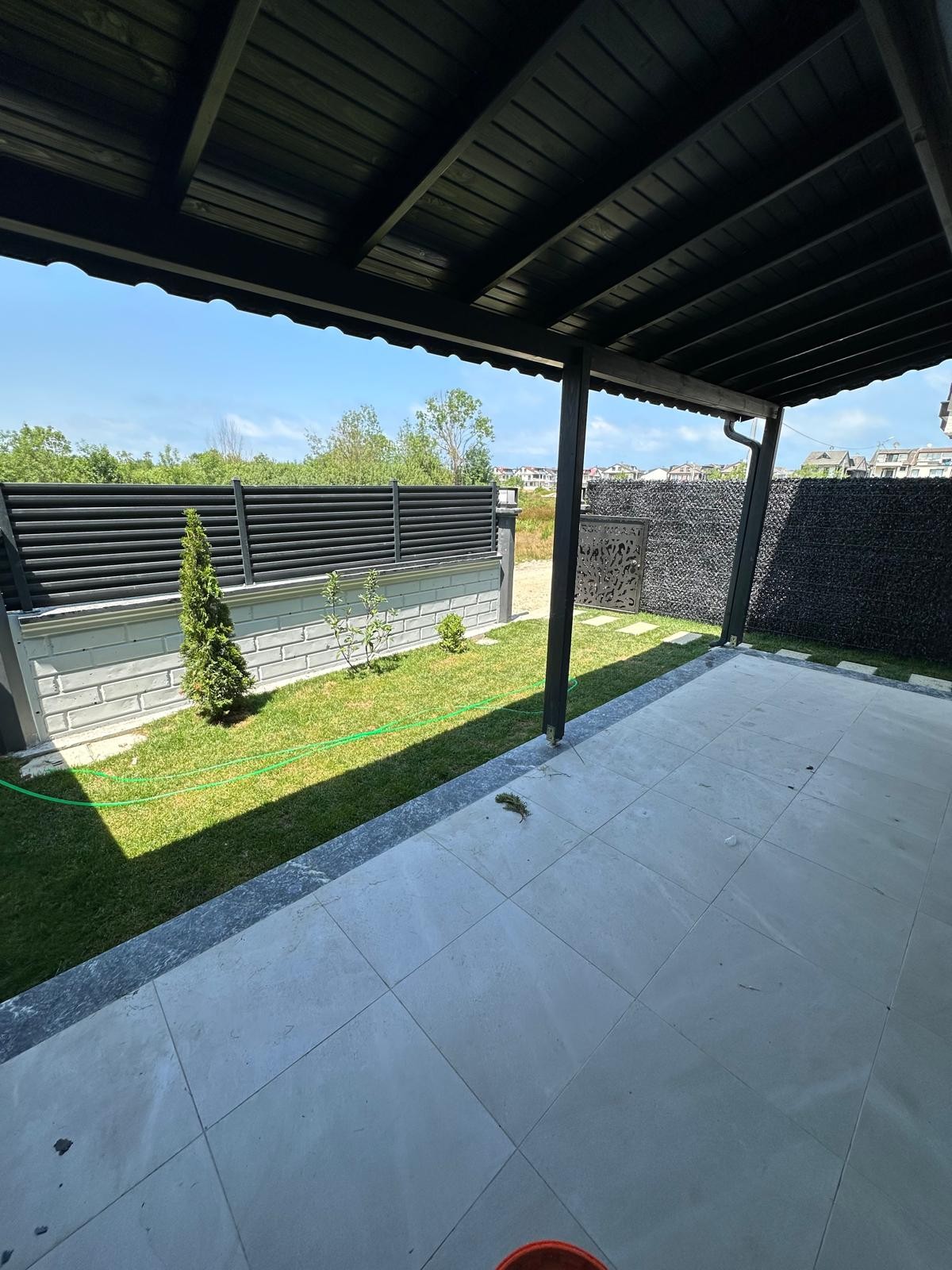 ÖN CEPHE, BAĞIMSIZ MÜSTAKİL GİRİŞ, VERANDALI, YERDEN ISITMA  3+1 TRİPLEKS VİLLA! KOCAALİ ALANDERE MH