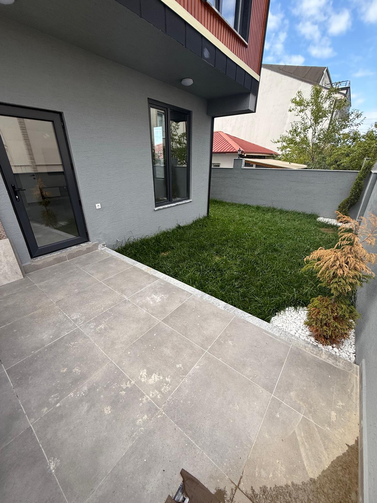 MERKEZ PLAJ, ARKA CEPHE, KOMPLE GRANİT ZEMİN, YERDEN ISITMA, LÜKS DİZAYN 3+1 VİLLA! KOCAALİ YALI MH