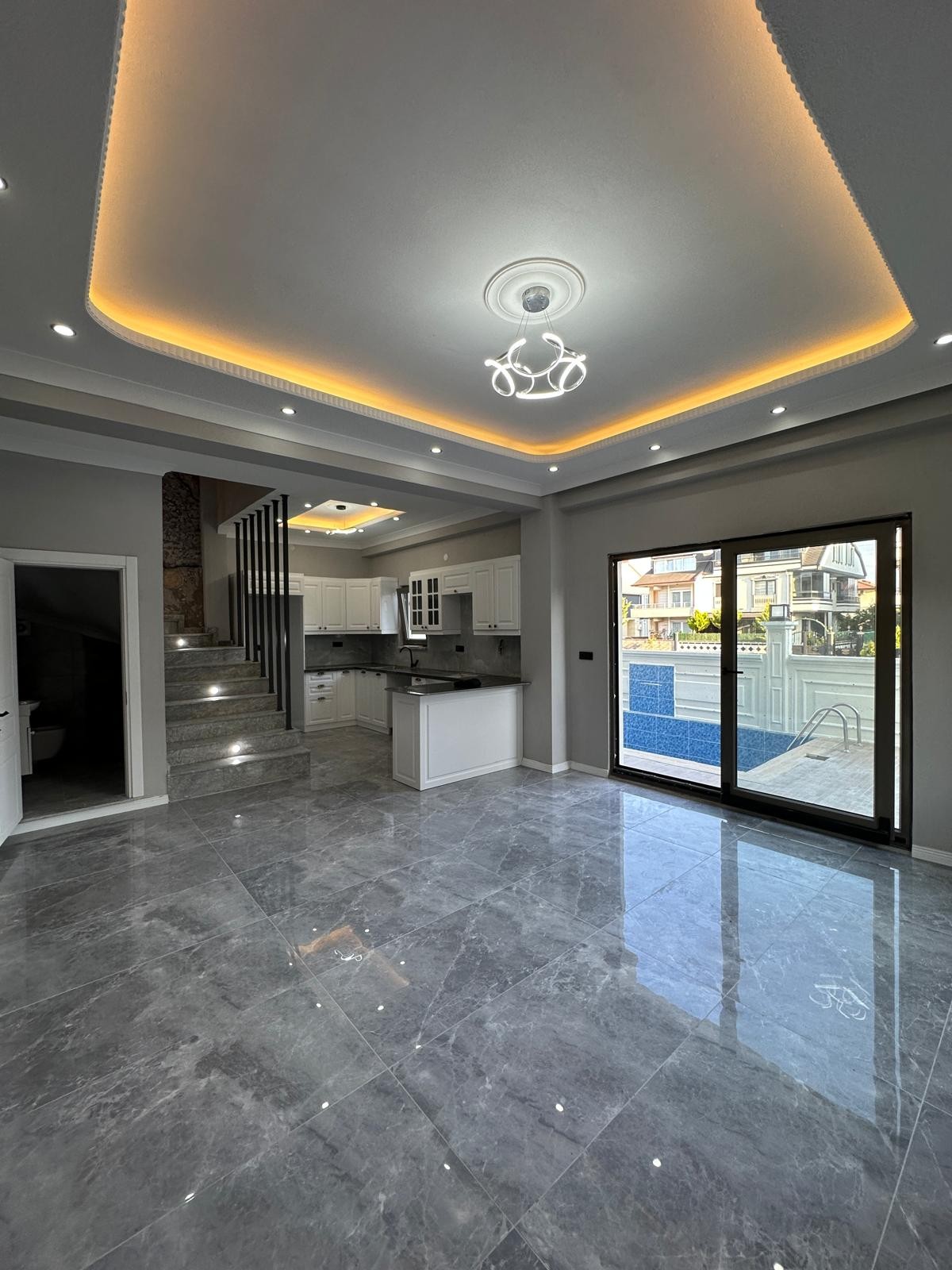 LÜKS DİZAYN, MERKEZ PLAJ, ALAÇATI TAŞ KONSEPT, ARKA CEPHE, HAVUZLU 4+1 TRİPLEKS VİLLA! KOCAALİ YALI MH