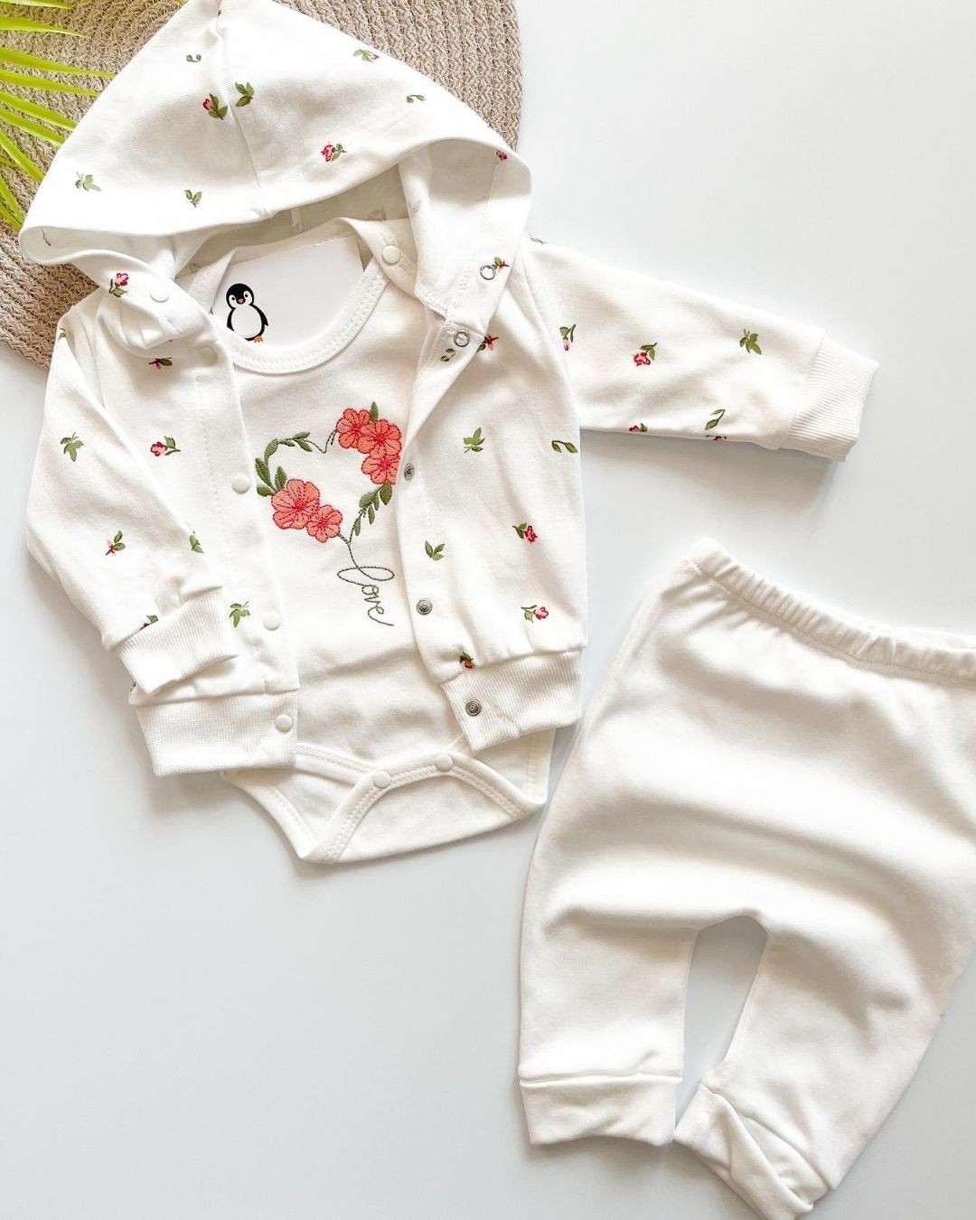 Minik Lale Desenli Kapşonlu 3 Parça Kız Bebek Takımı AÜ33