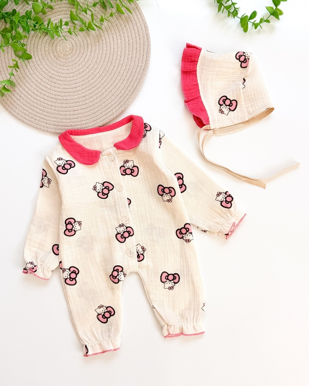 Hello Kitty Şapkalı Müslin Kız Bebek Tulumu TLM160