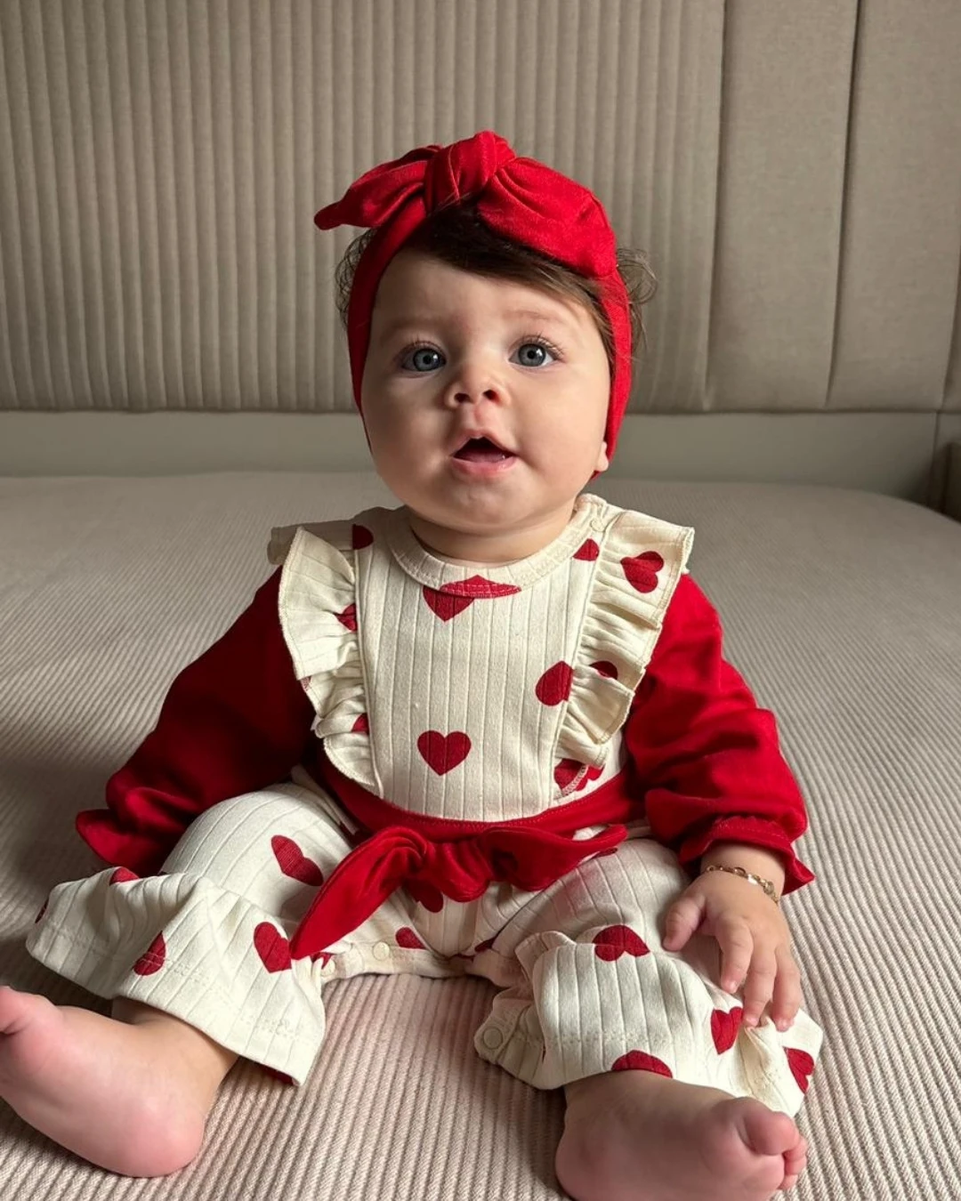 İspanyol Paça Kalpli Kız Bebek Tulumu TLM133 - Kırmızı