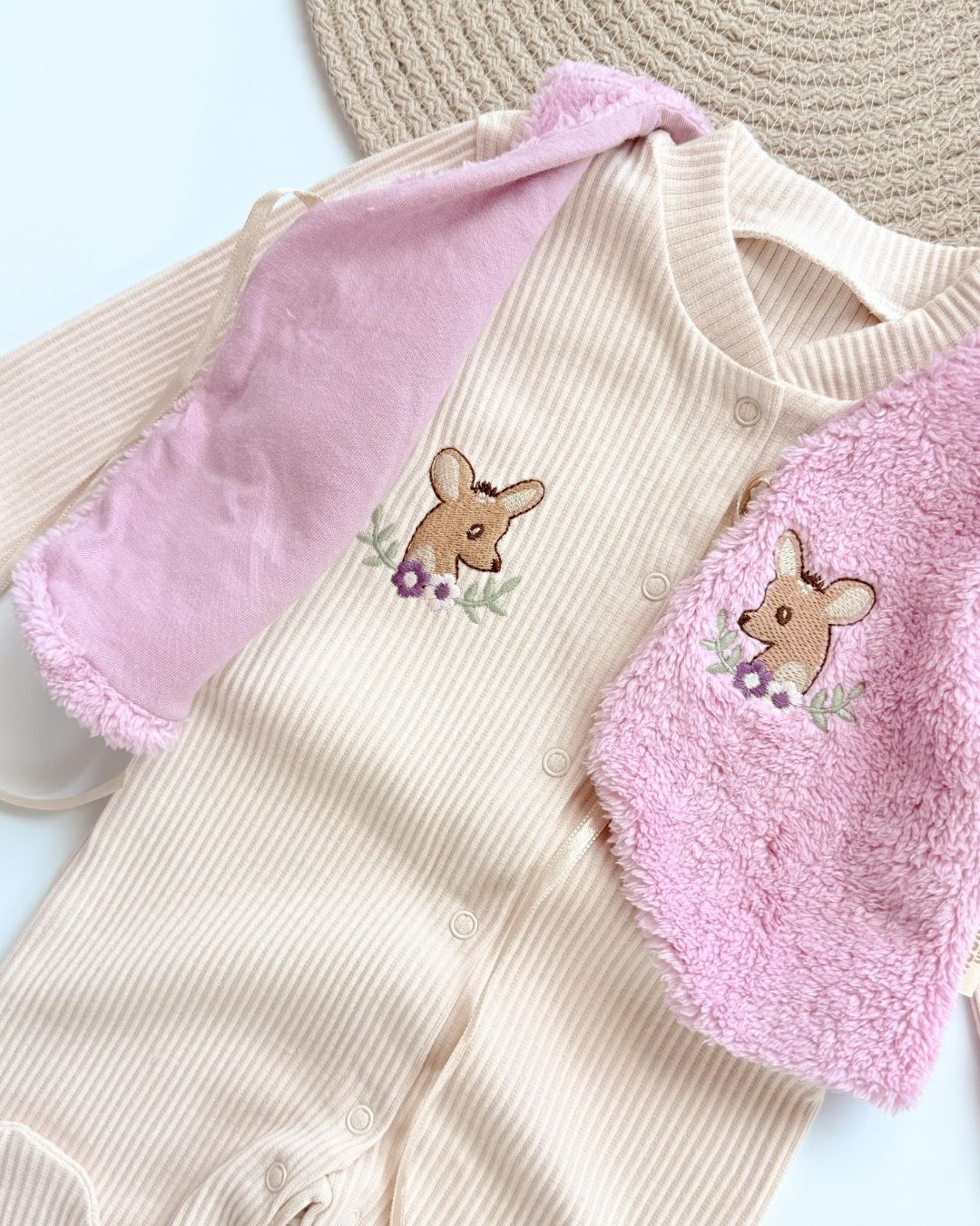 Ceylan Nakışlı Peluş Hırkalı Kız Bebek Tulum Takımı TLM101