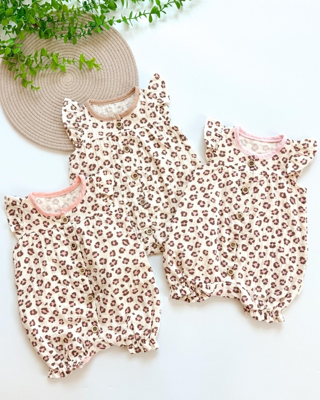 Leopar Desenli Müslin Kısa Kız Bebek Tulumu TLM149