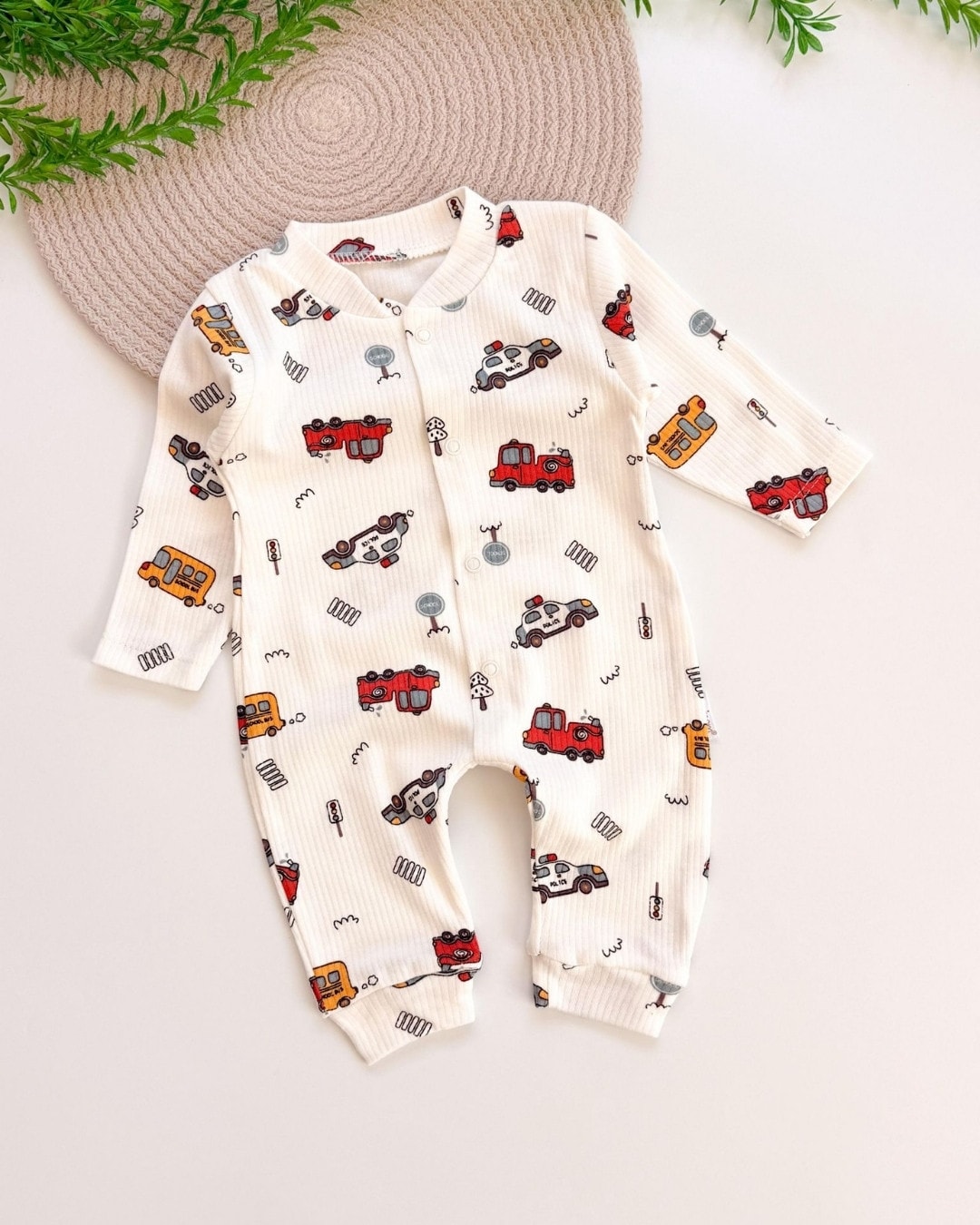 Araba Desenli Fitilli Bebek Tulumu - Beyaz