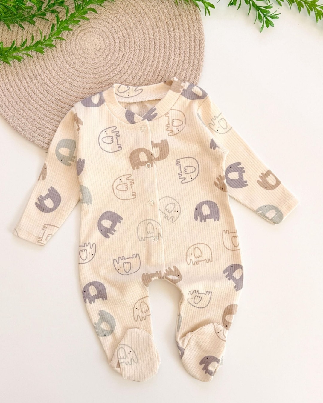 Fil Desenli Patikli Bebek Tulumu - Bej