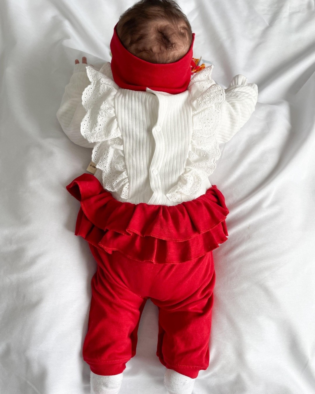 Kalp Detaylı Beyaz Kırmızı Bebek Tulum ve Bandana Seti TLM61