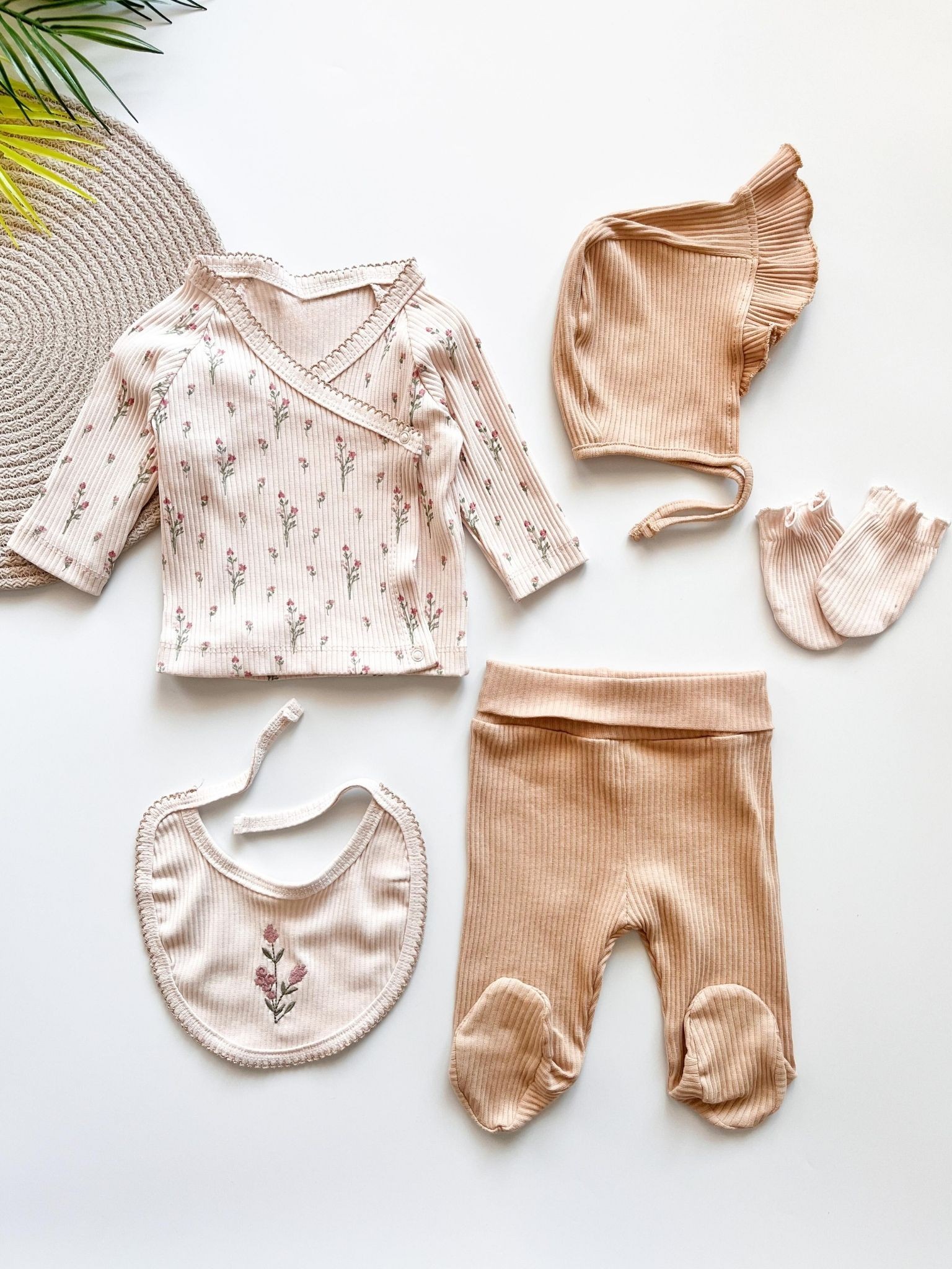Soft Çiçekli 5 Parça Kız Bebek Hastane Çıkış Seti HS04