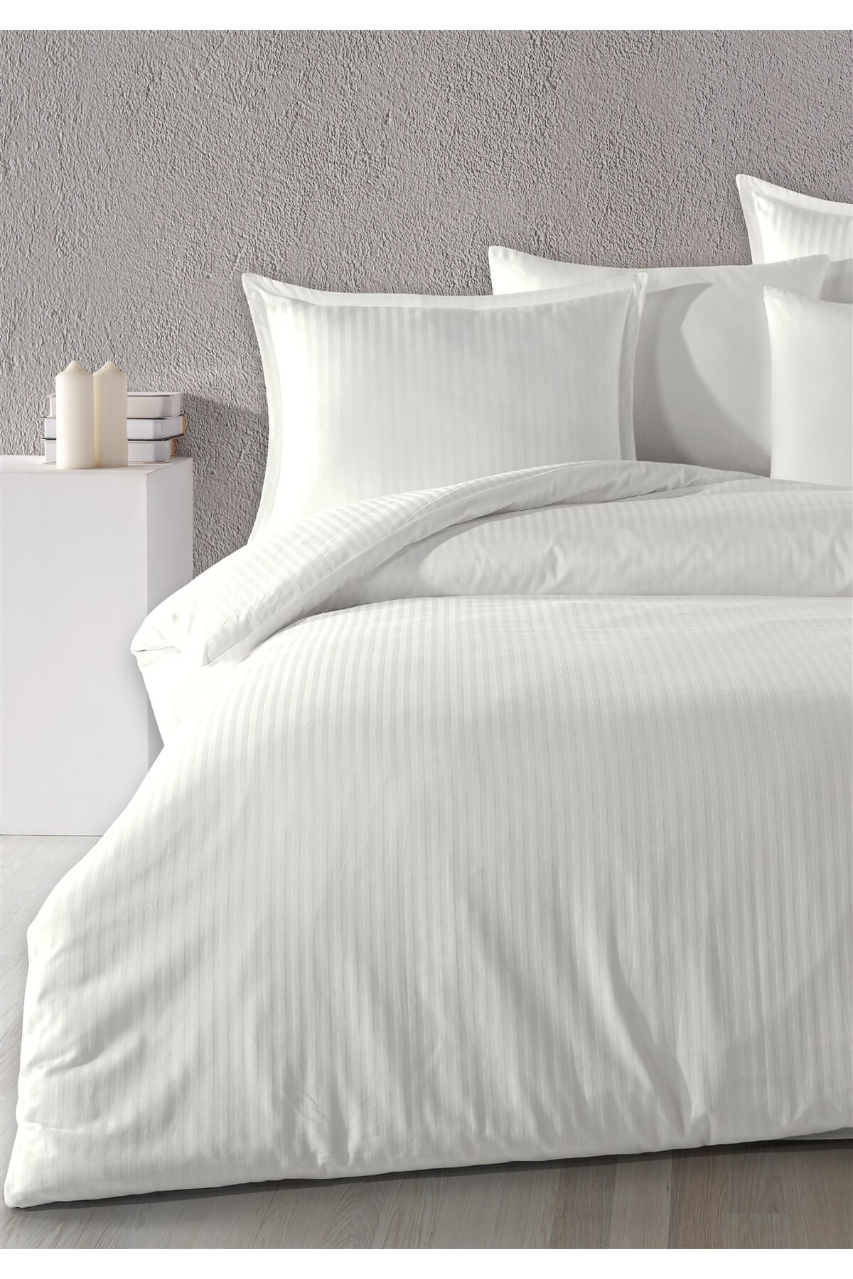 %100 Pamuk Saten Dik Çizgi Volanlı Çift Kişilik Nevresim Takımı  200x220 cm