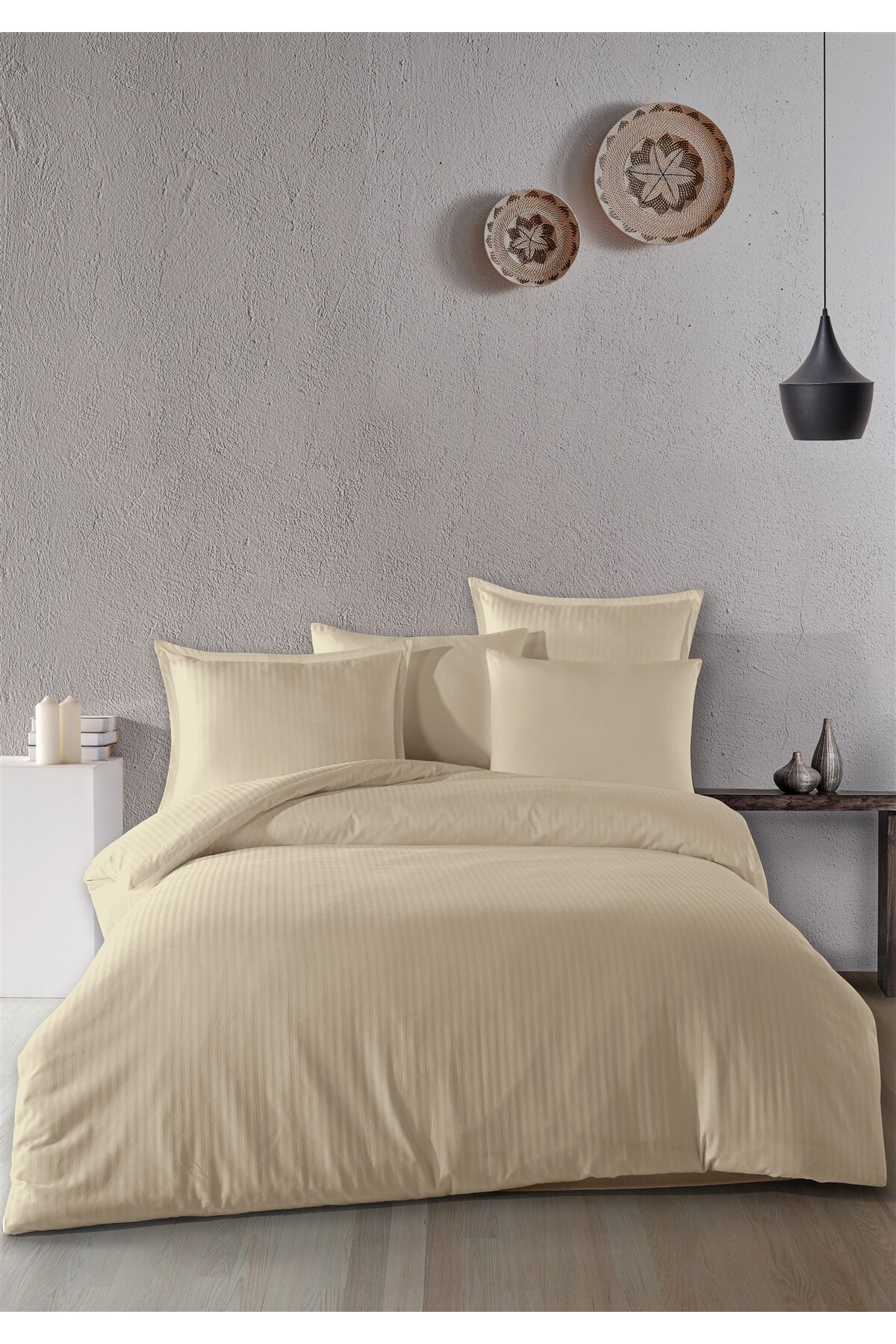 %100 Pamuk Saten Dik Çizgi Volanlı Çift Kişilik Nevresim Takımı  200x220 cm