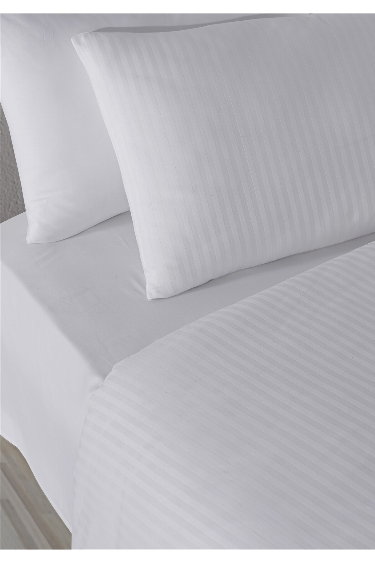 %100 Pamuk Saten Dik Çizgi Volansız Çift Kişilik Nevresim Takımı Beyaz 200x220 cm