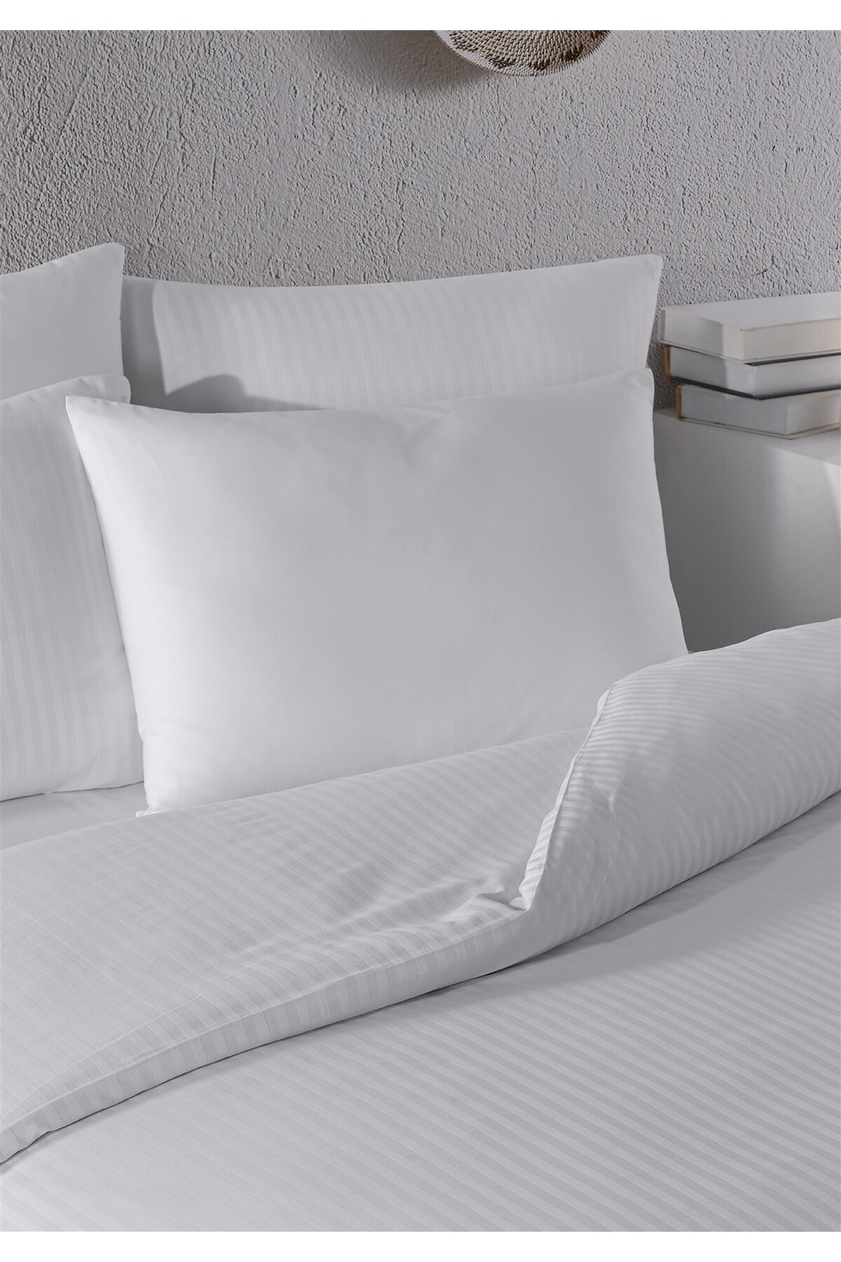 %100 Pamuk Saten Dik Çizgi Volansız Çift Kişilik Nevresim Takımı Beyaz 200x220 cm