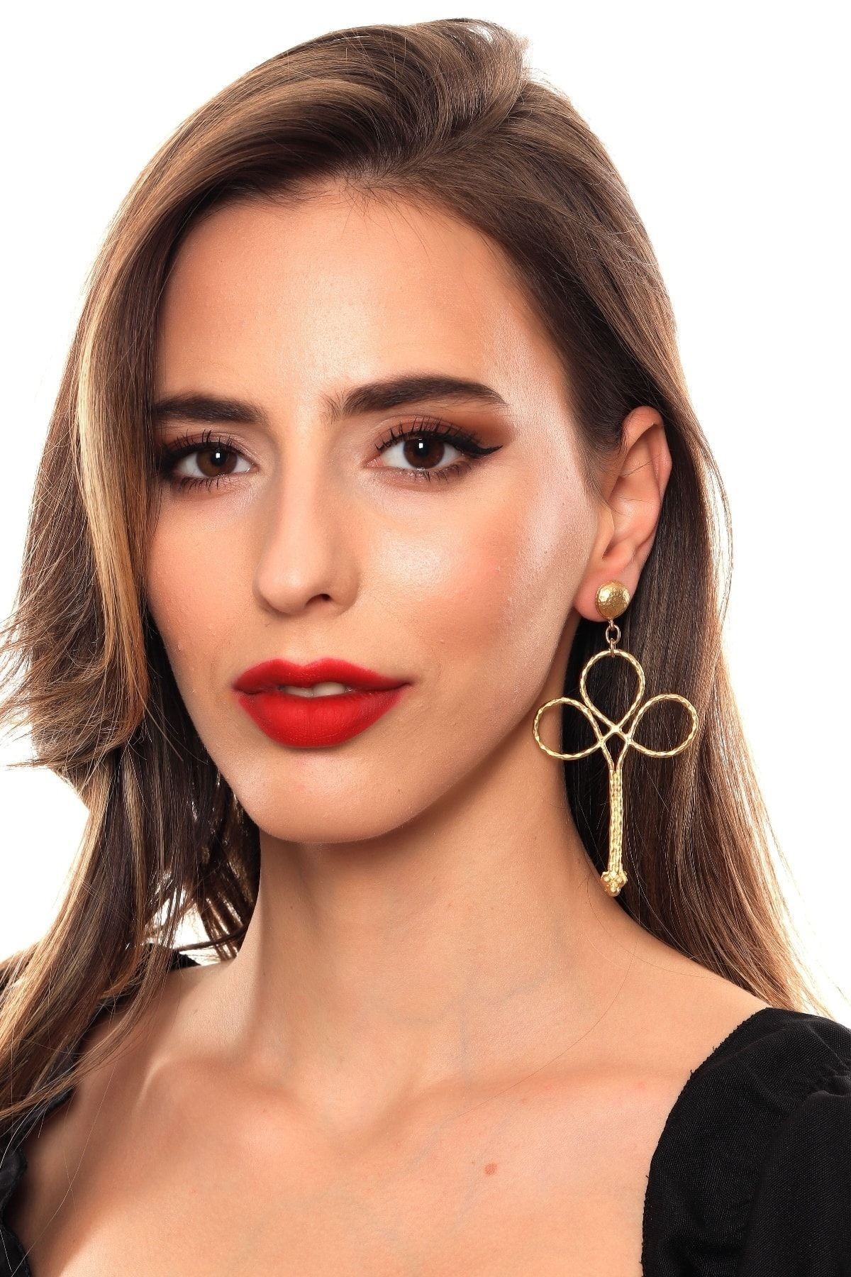 Kadın Mat Altın Renk Kaplama Çivili Model Anahtar Formlu Tasarım Küpe