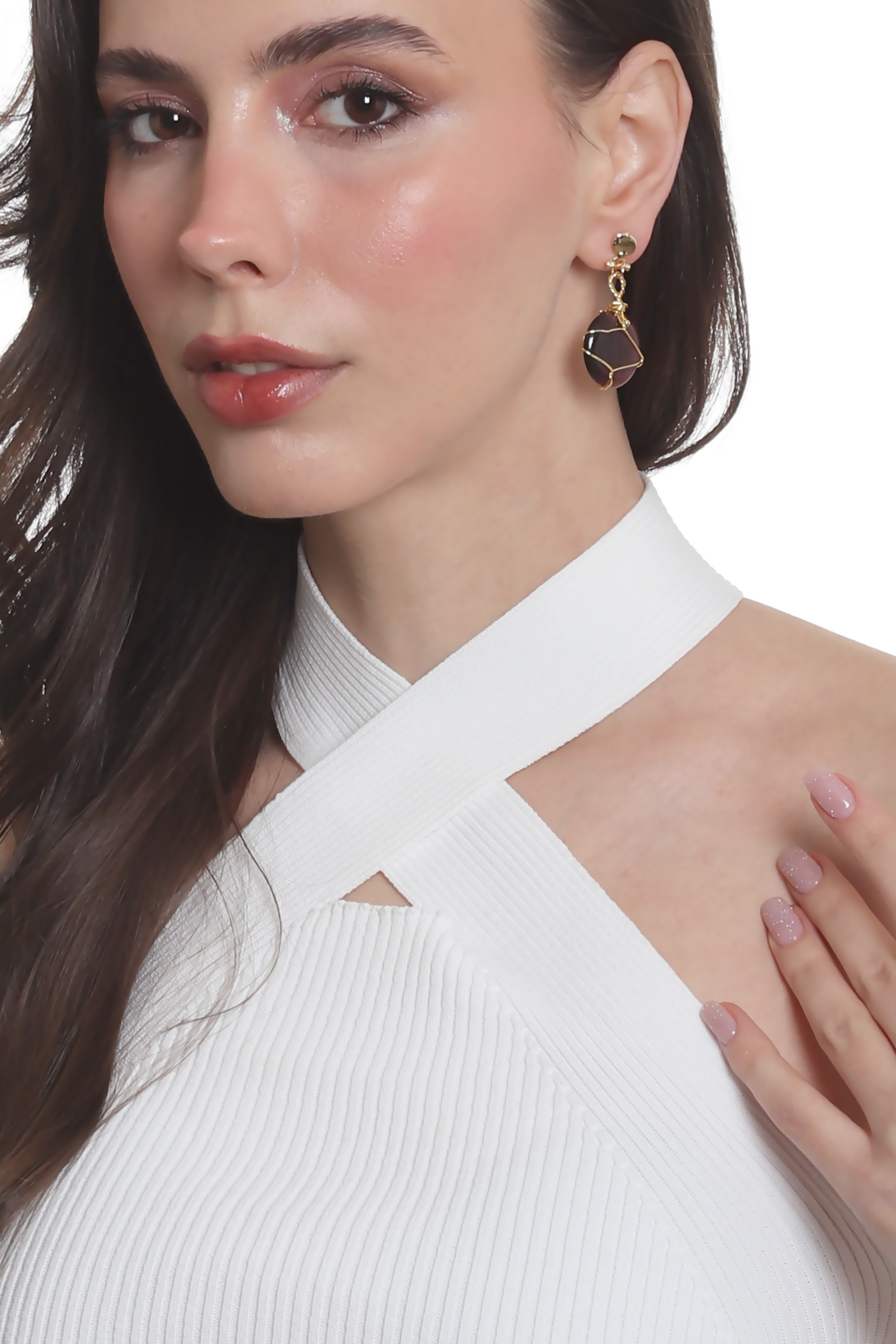 Labalaba Kadın Çivili Model Altın Renk Tel Sarma Tasarım Kedigözü Küpe