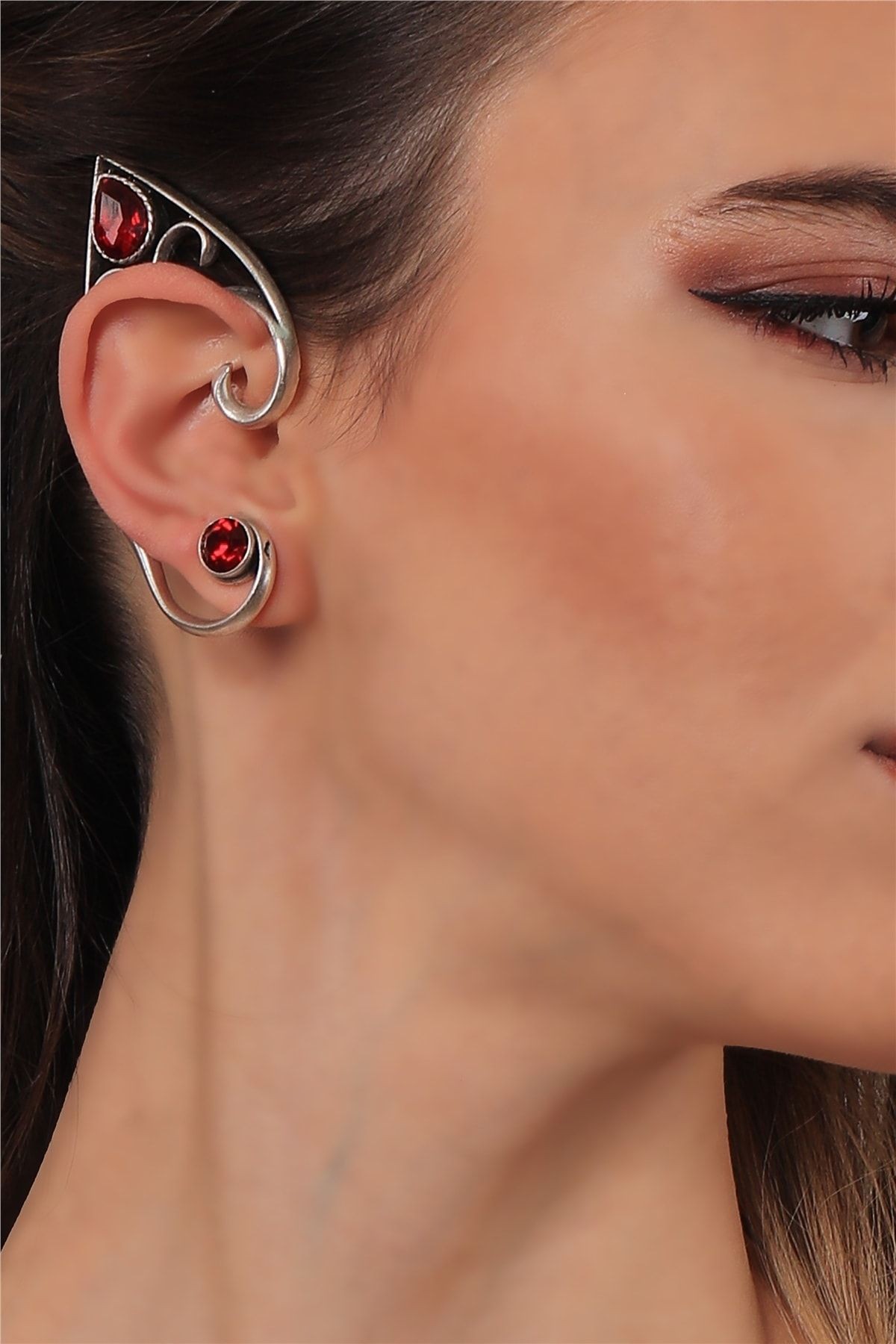 Kadın Antik Gümüş Kaplama Çivili Model Kırmızı Kristal Kesme Taşlı Ear Cuff Sağ Kulak Küpe