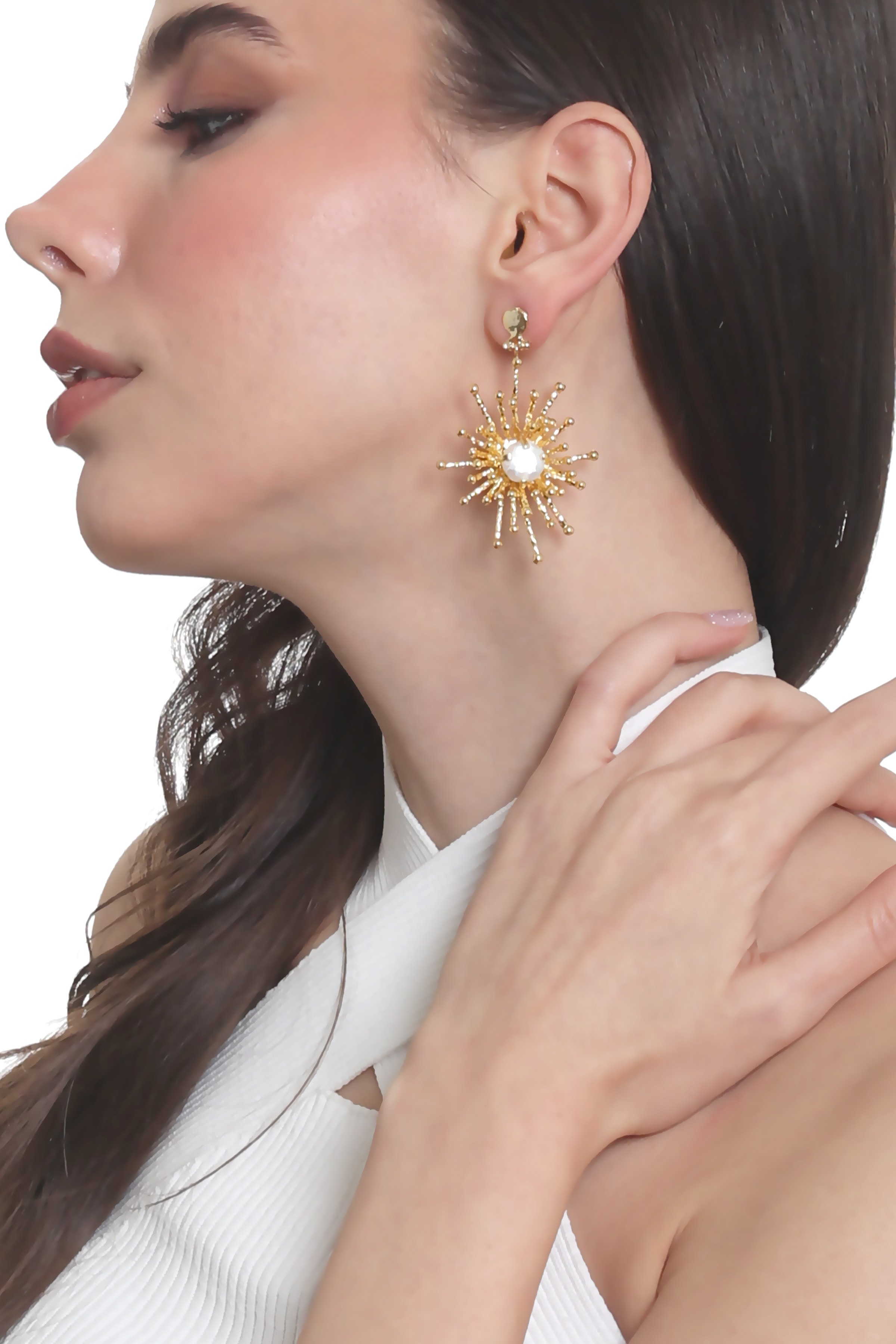 Labalaba Kadın Altın Renk Kaplama Sedef Detaylı Çivili Model Büyük Güneş Küpe